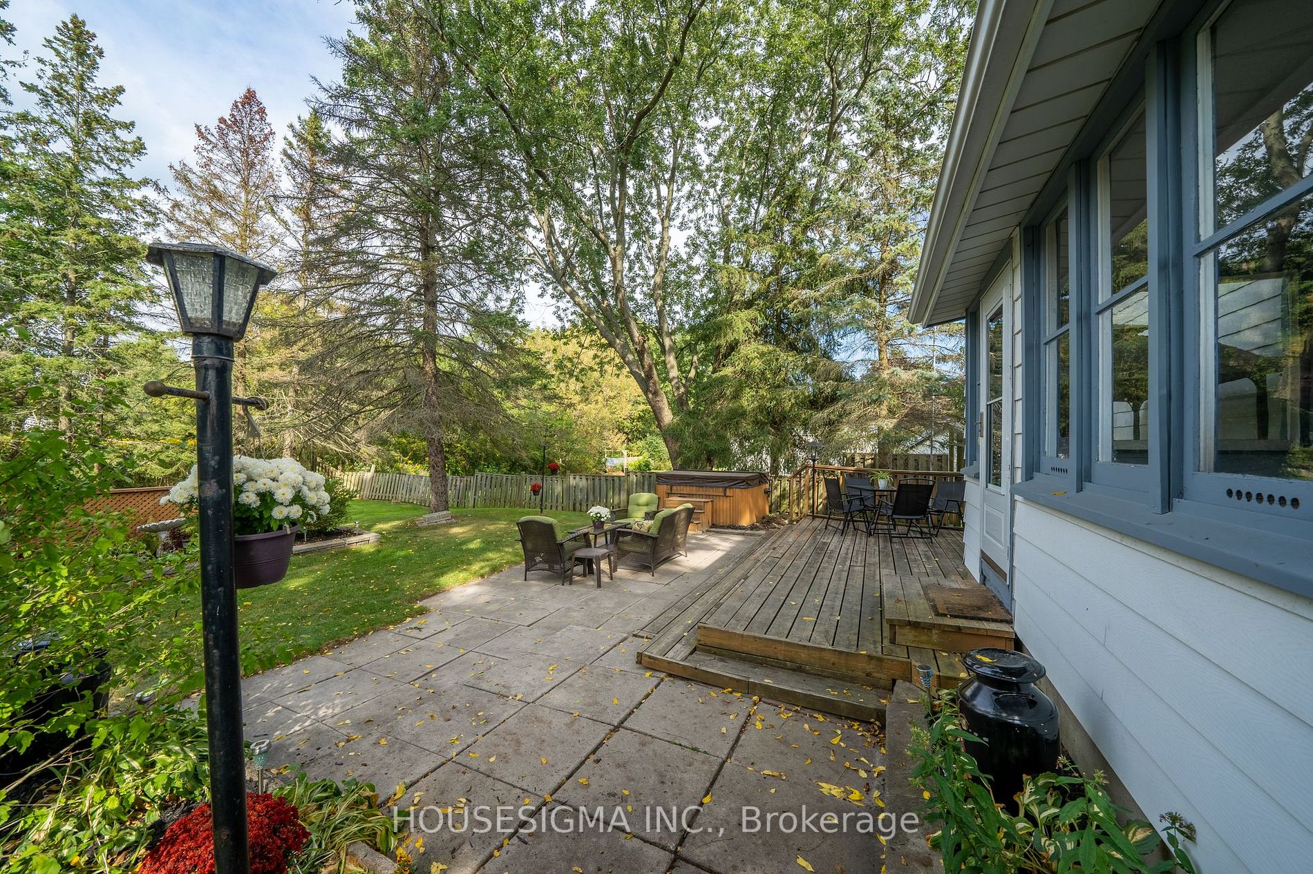 2078 Hwy 2 W