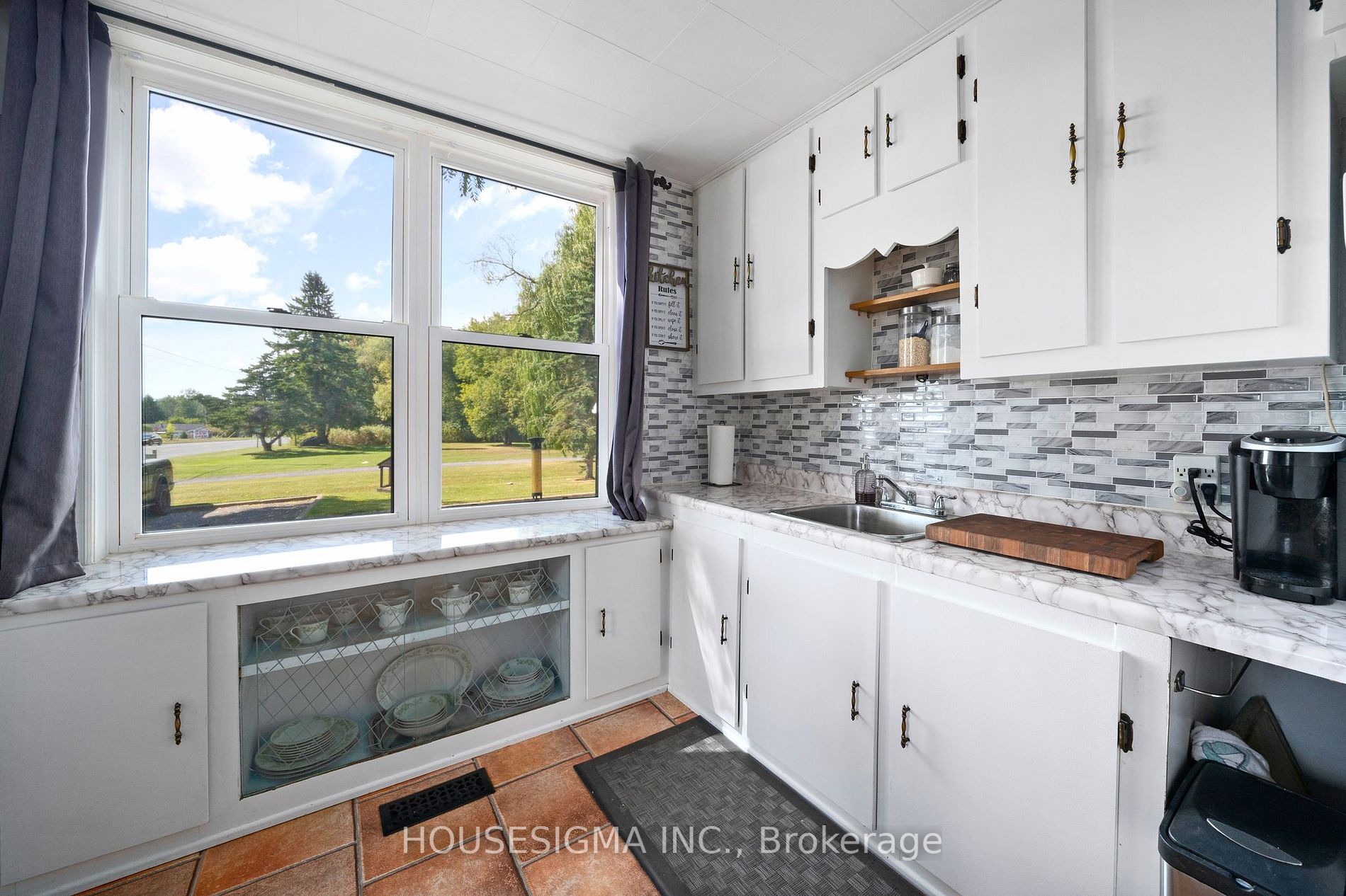 2078 Hwy 2 W