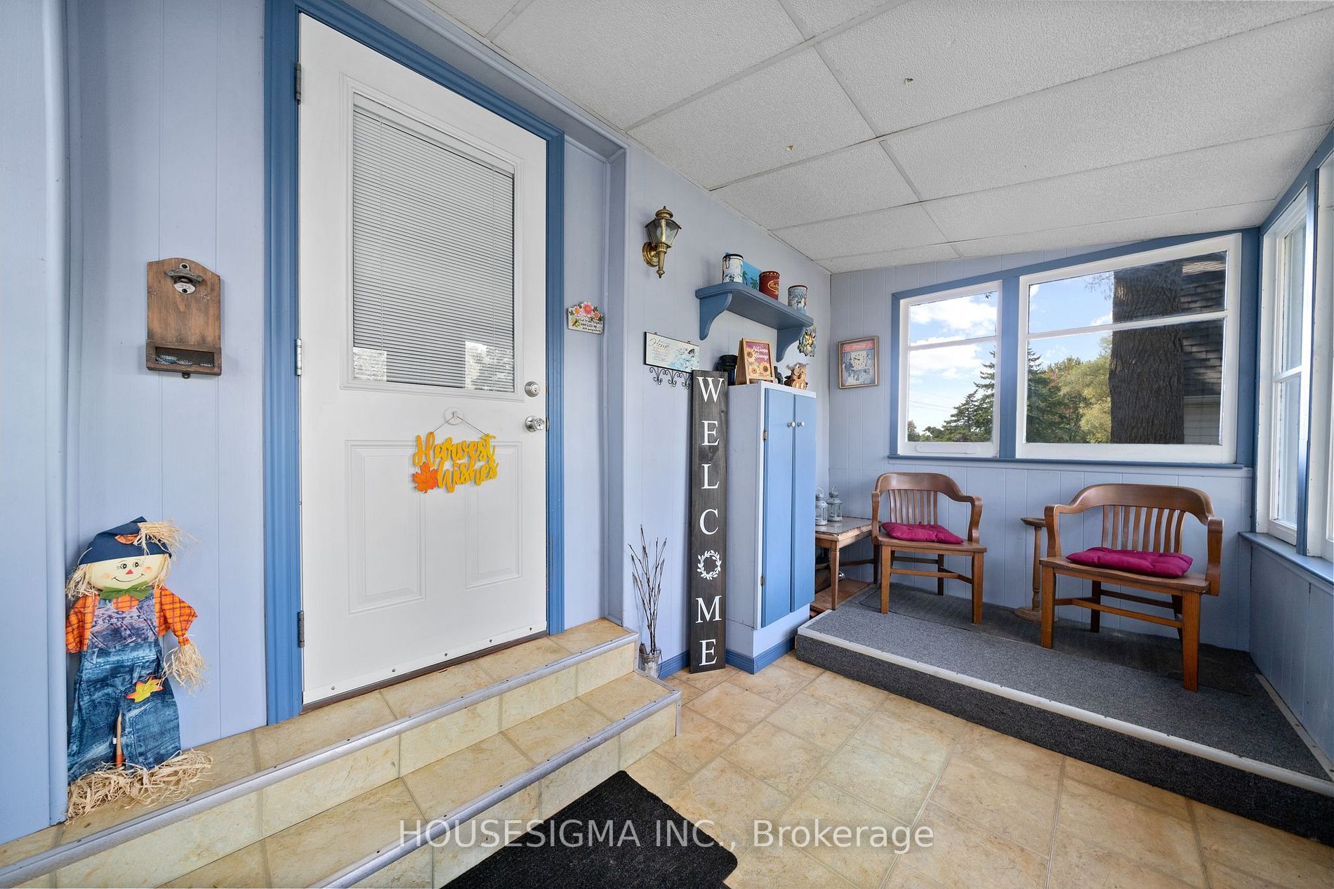 2078 Hwy 2 W