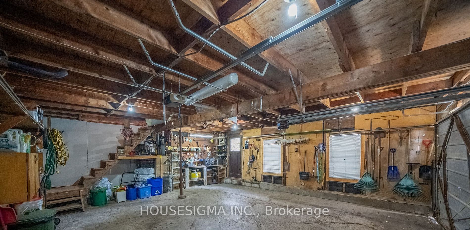 2078 Hwy 2 W