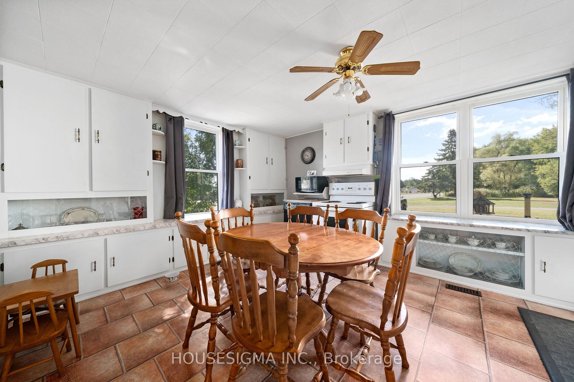 2078 Hwy 2 W