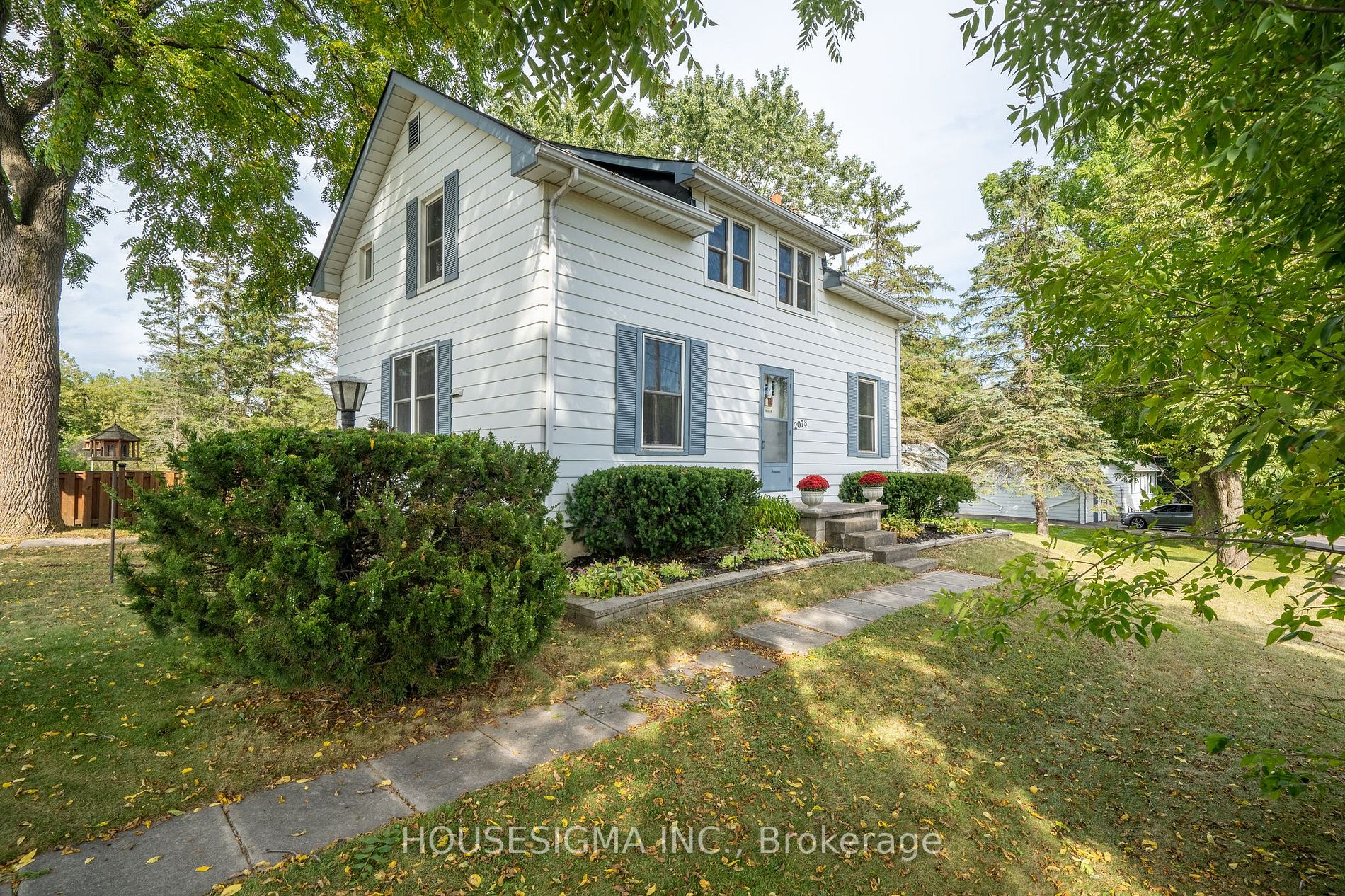 2078 Hwy 2 W