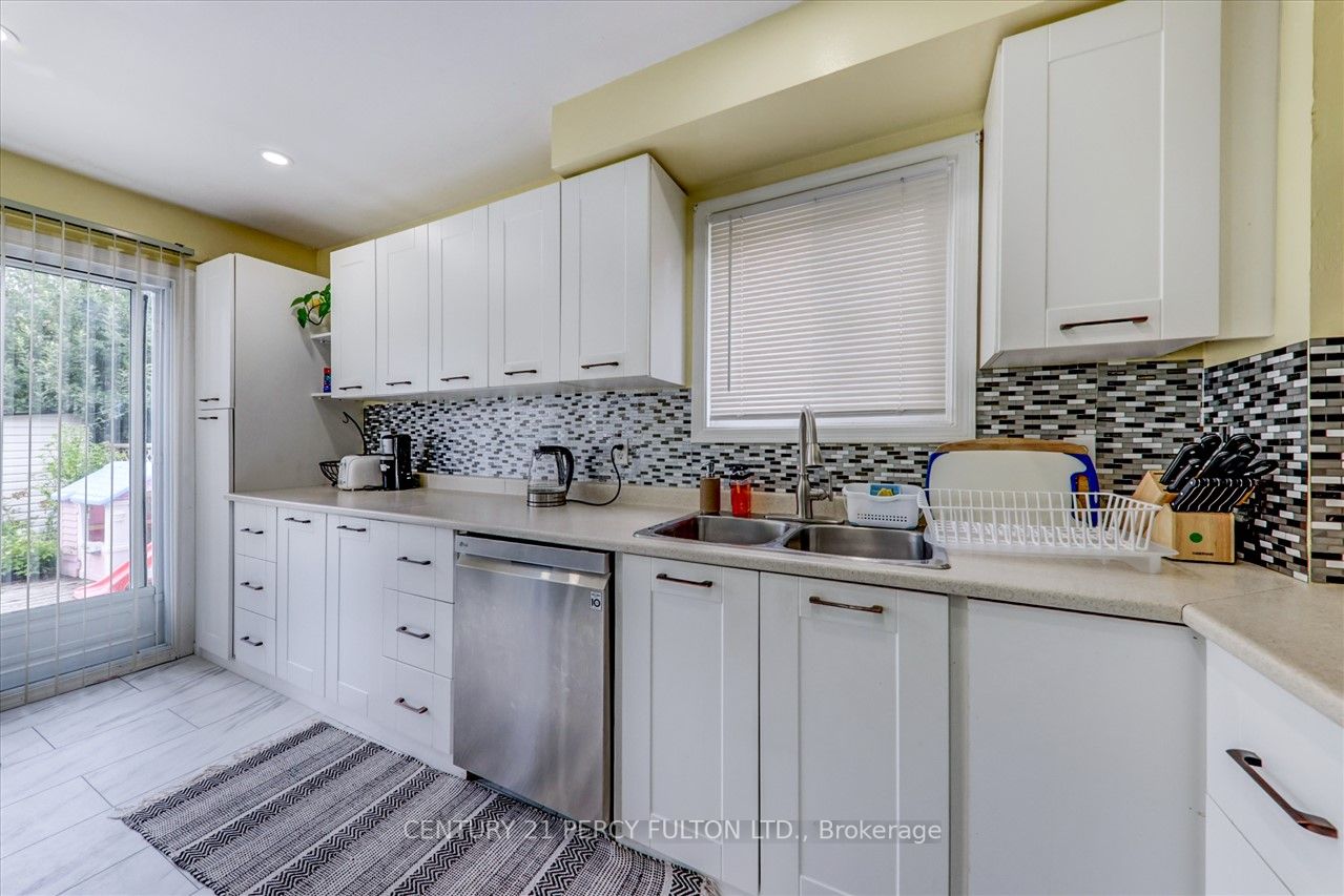 1548 Marshcourt Dr