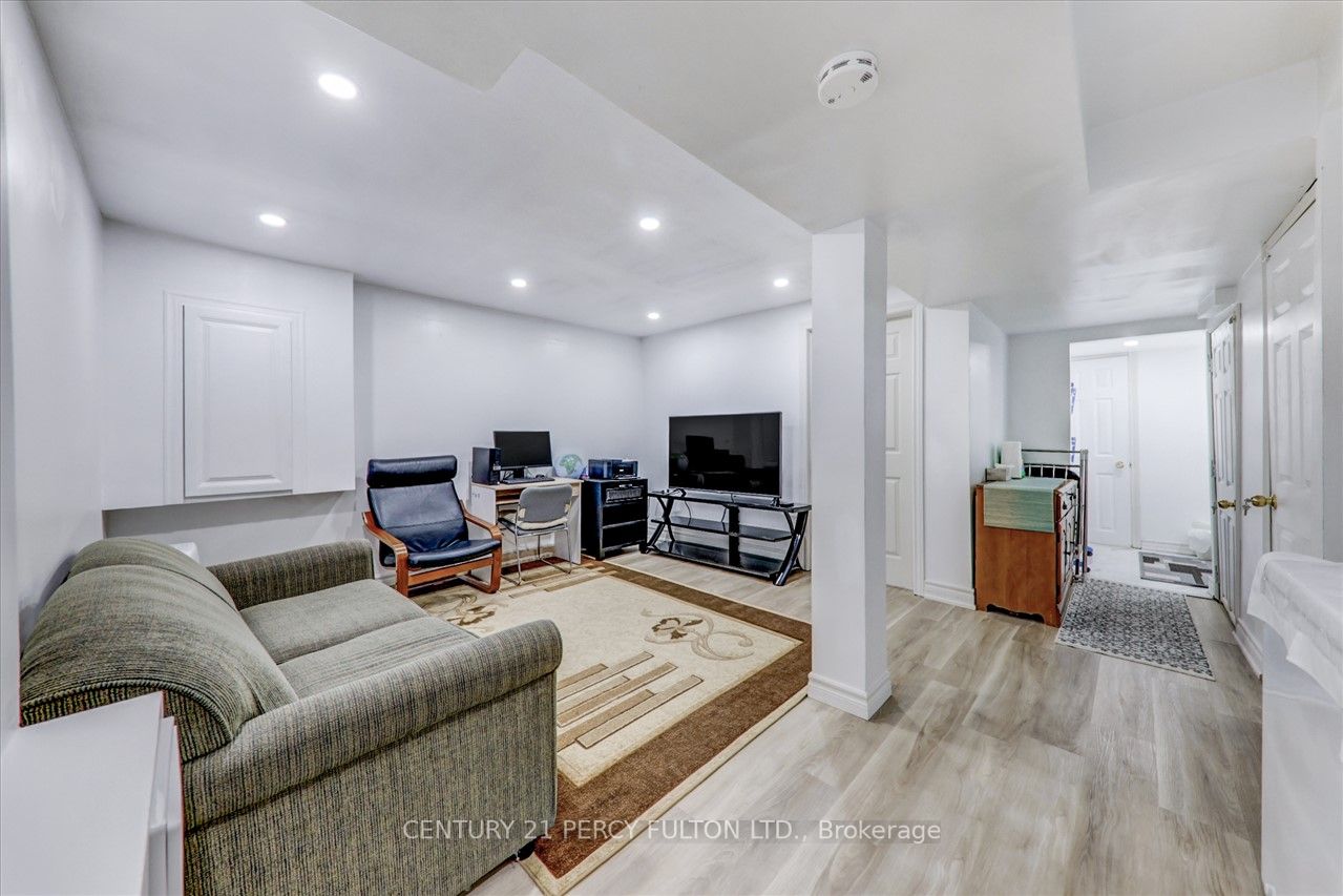 1548 Marshcourt Dr
