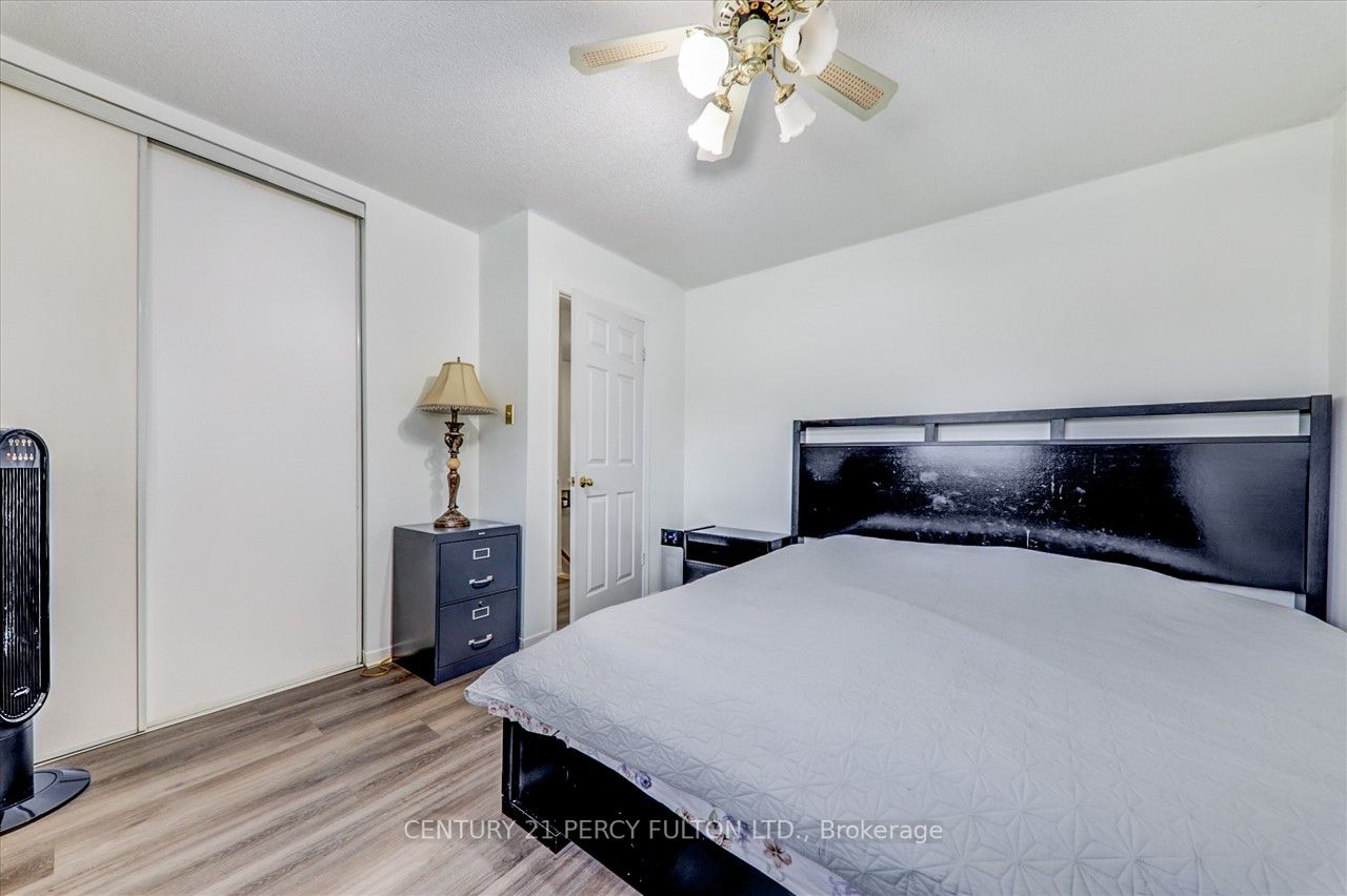 1548 Marshcourt Dr
