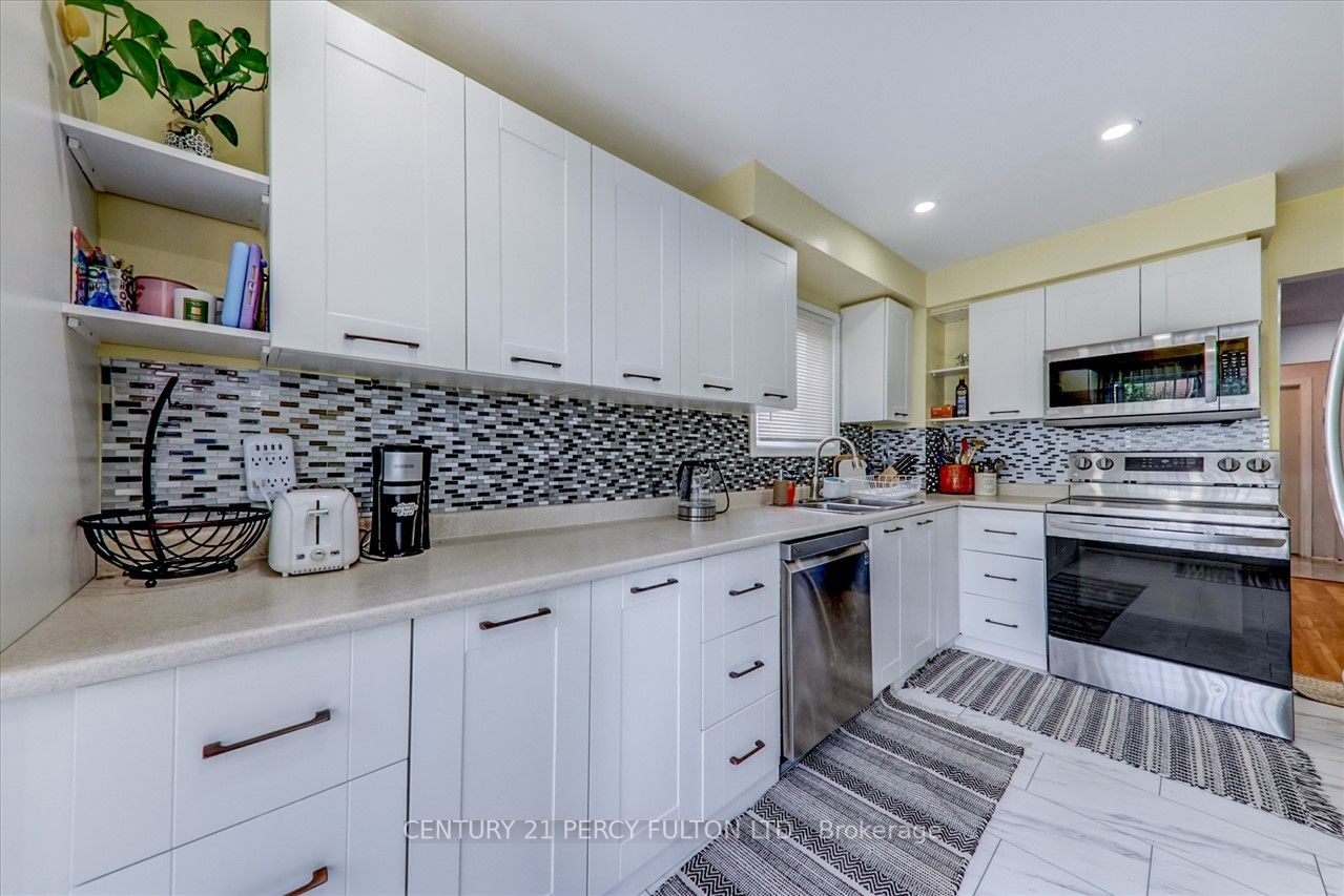 1548 Marshcourt Dr