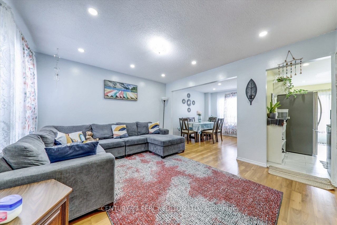 1548 Marshcourt Dr
