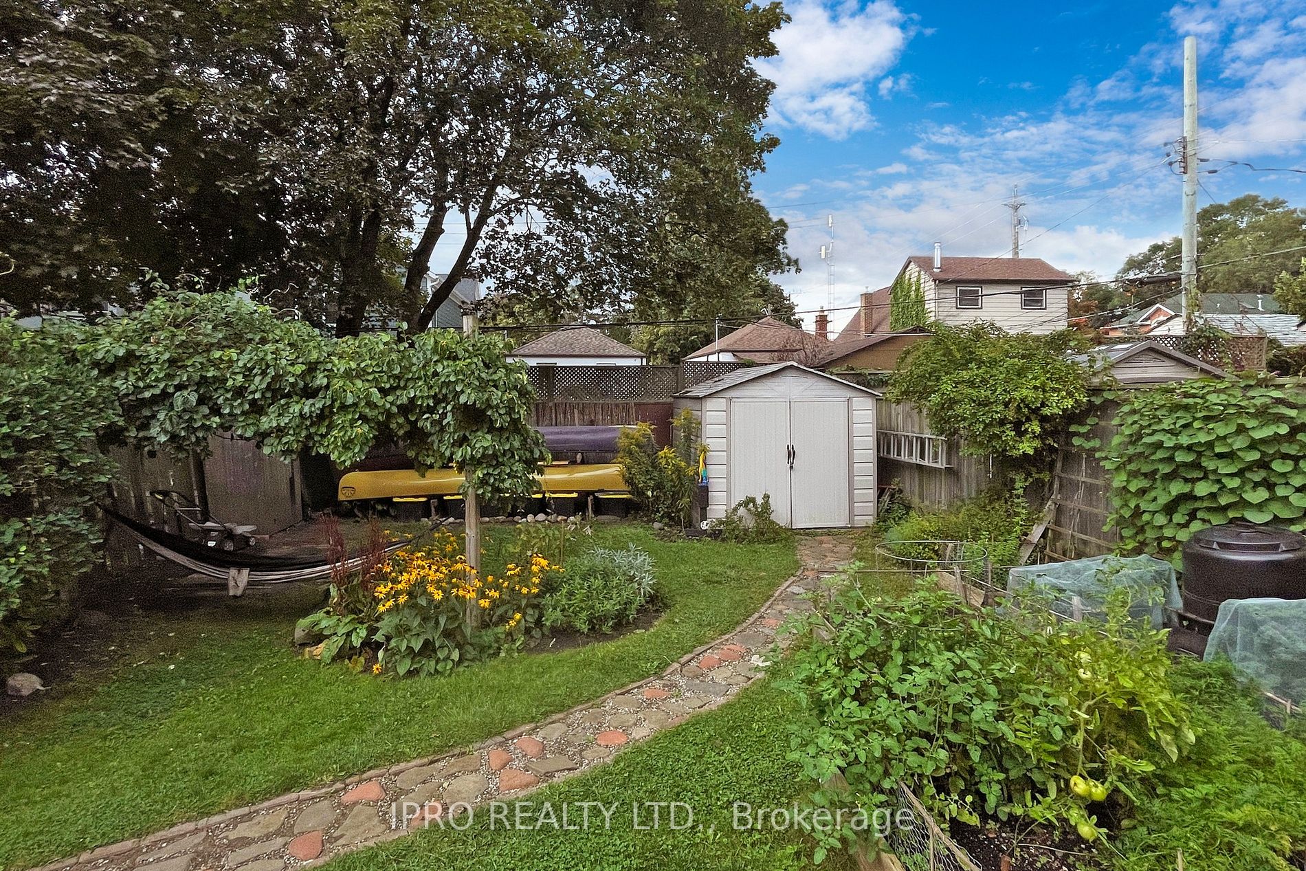 88 Manderley Dr