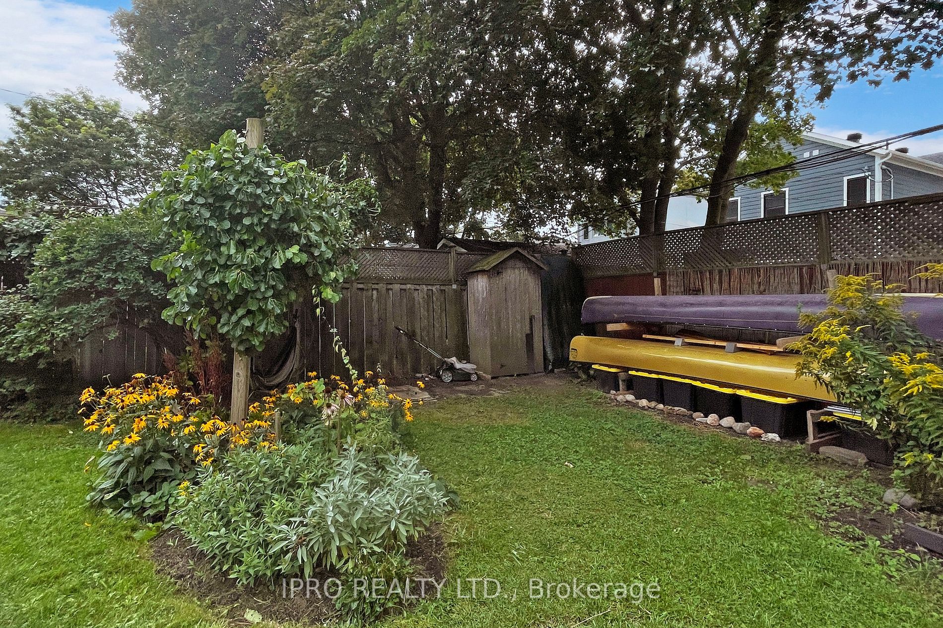 88 Manderley Dr