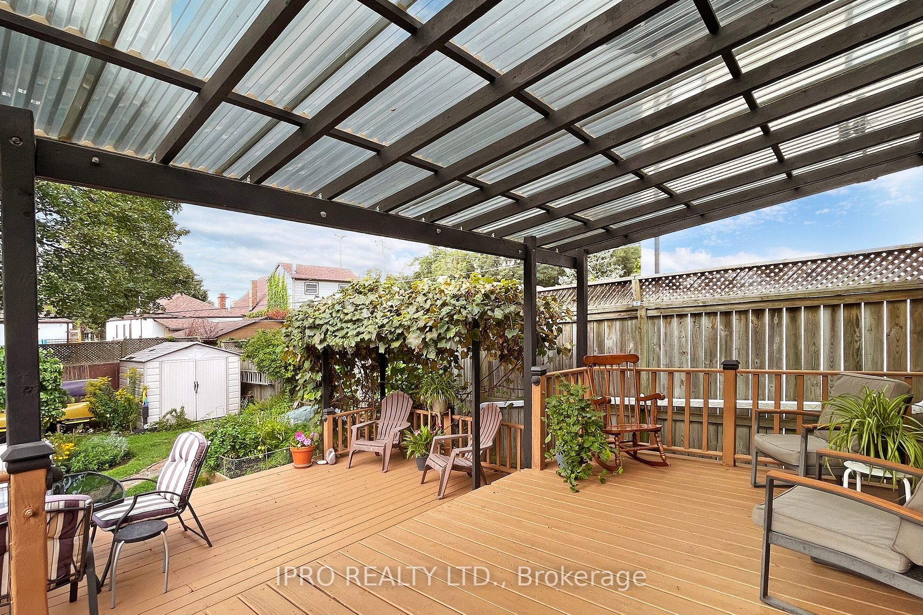 88 Manderley Dr