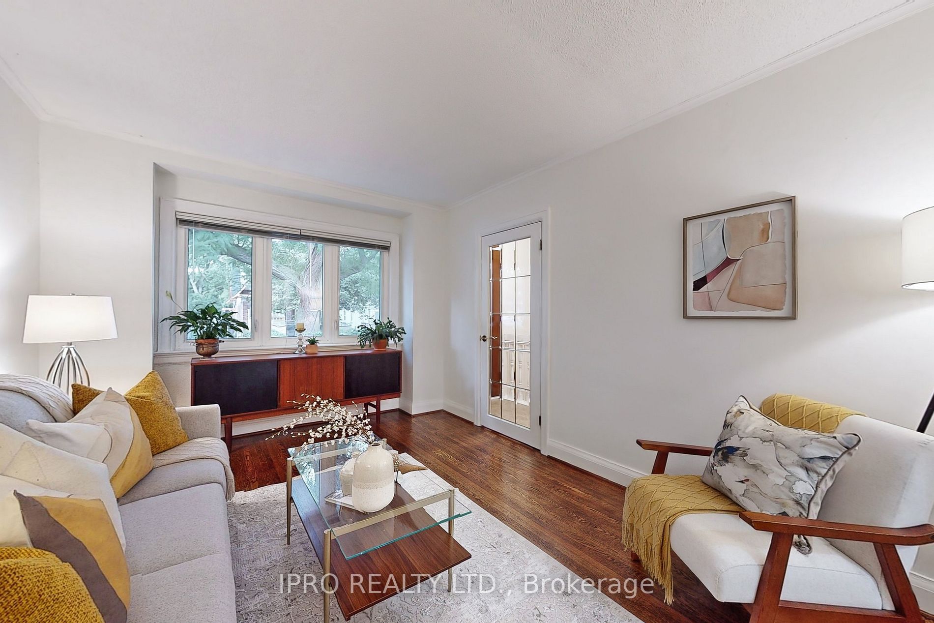 88 Manderley Dr