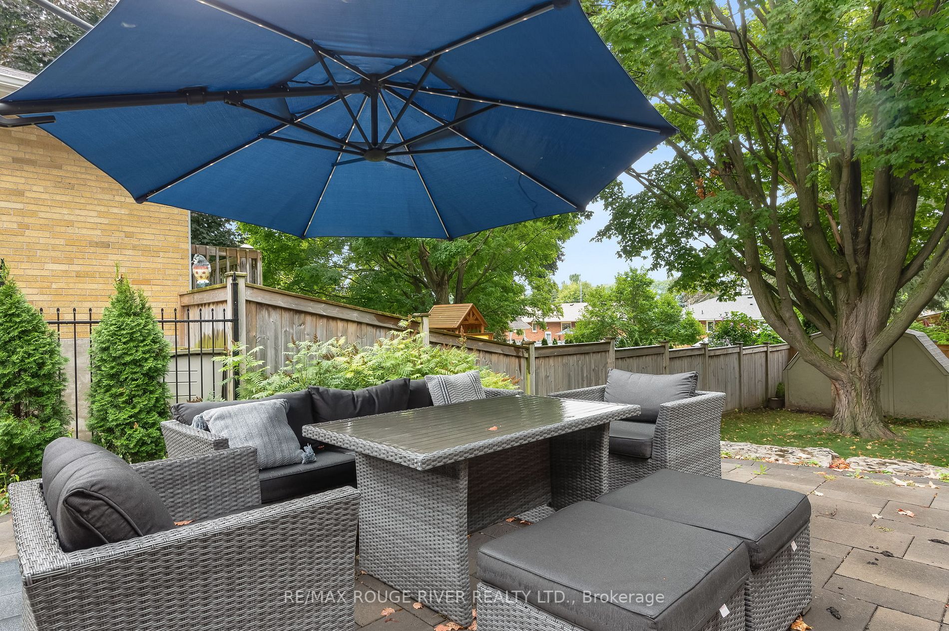 1101 Walnut St W