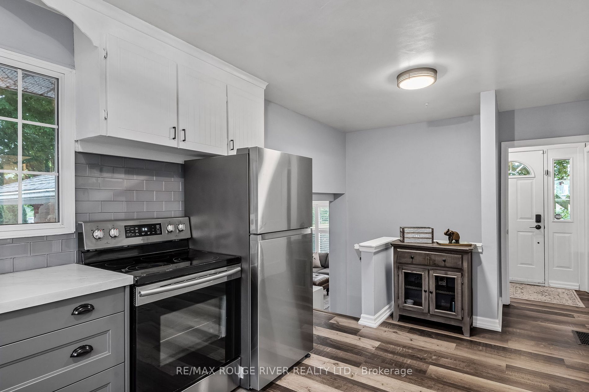 1101 Walnut St W