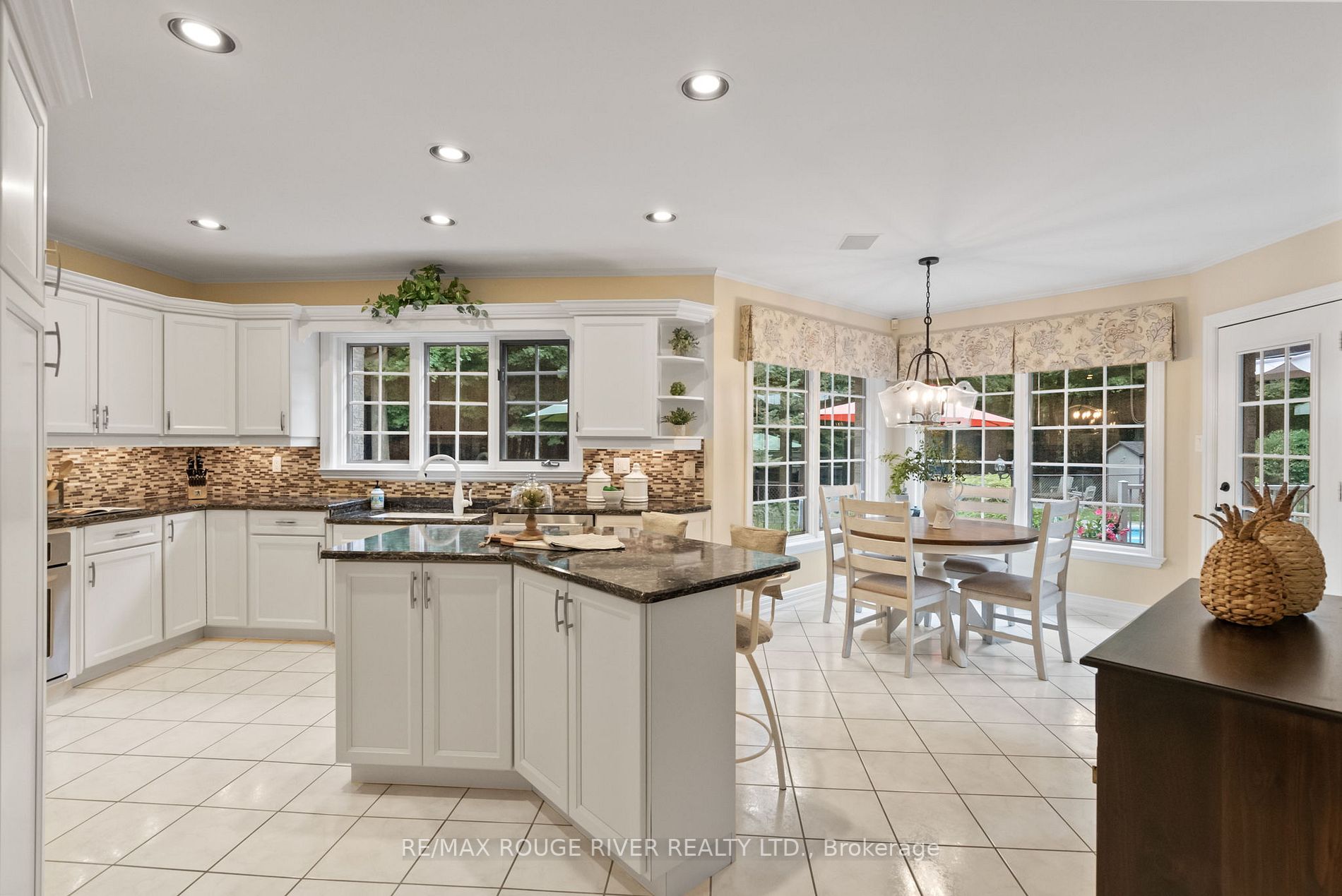27 Timberlane Crt