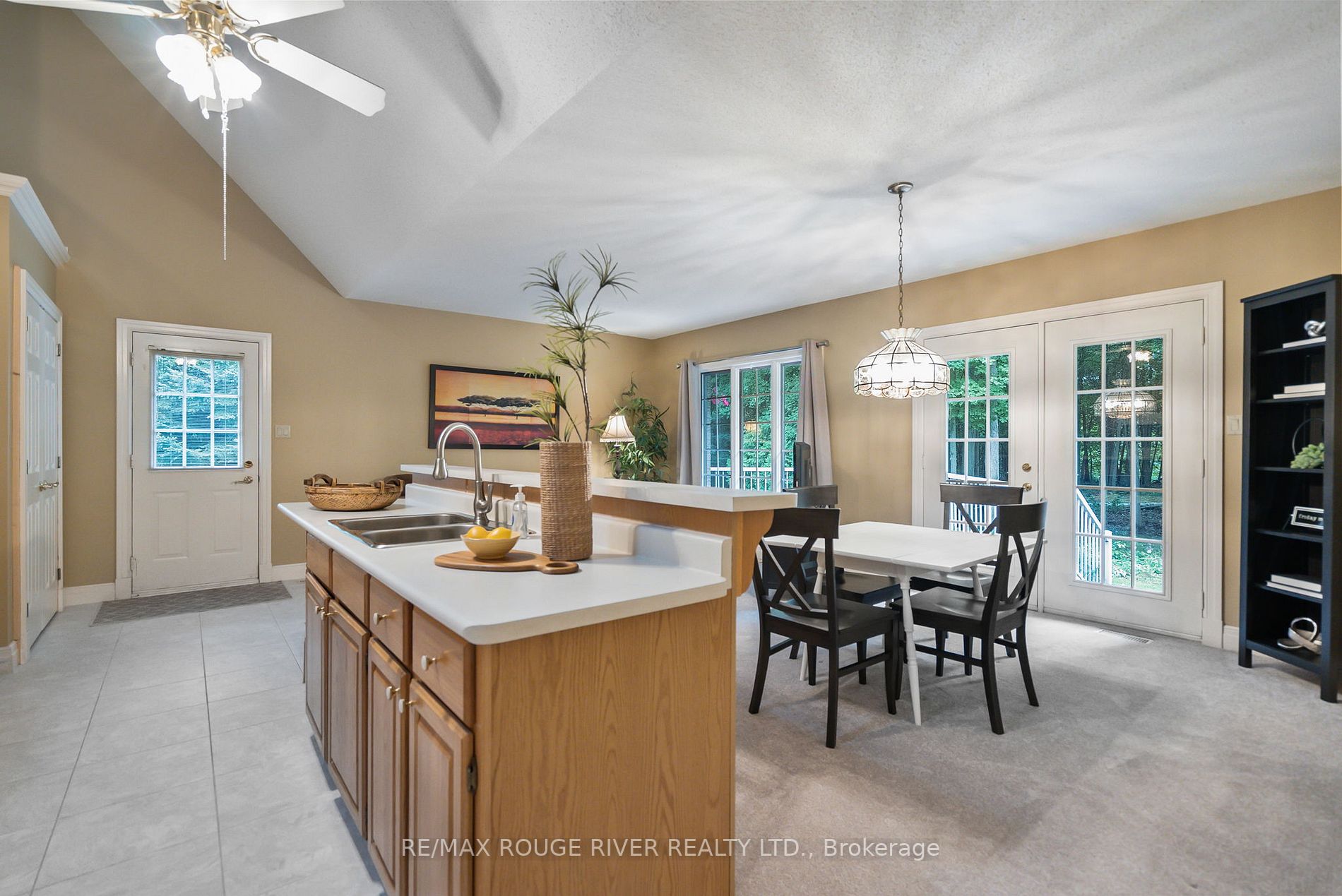 27 Timberlane Crt