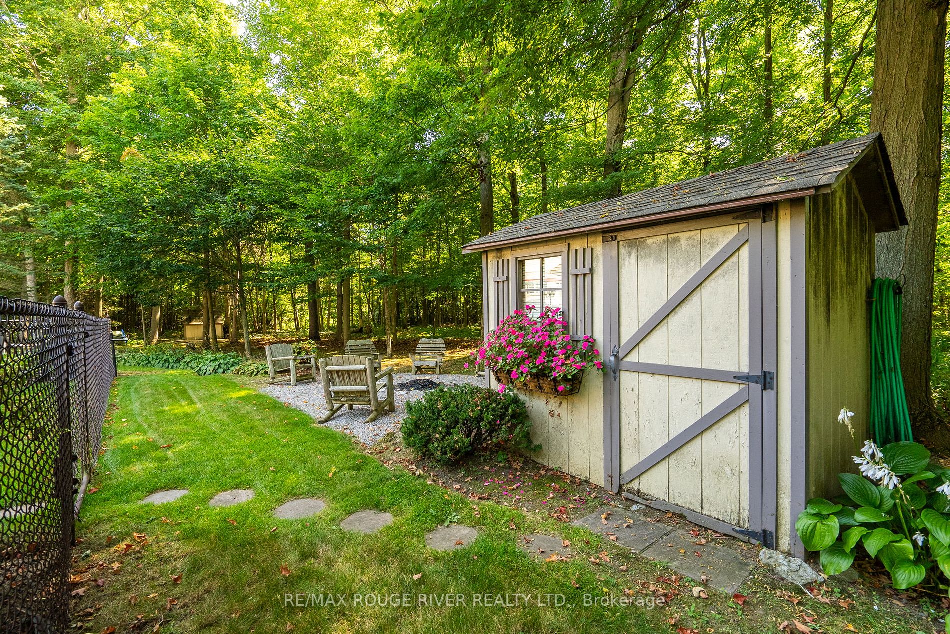 27 Timberlane Crt