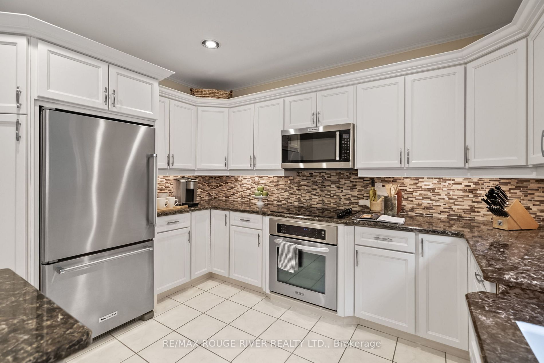 27 Timberlane Crt