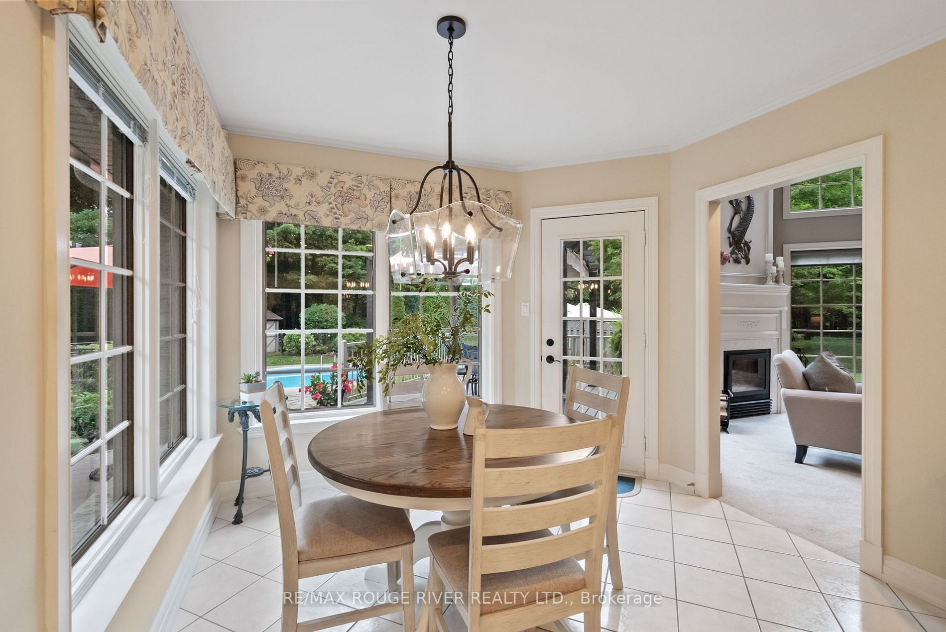 27 Timberlane Crt