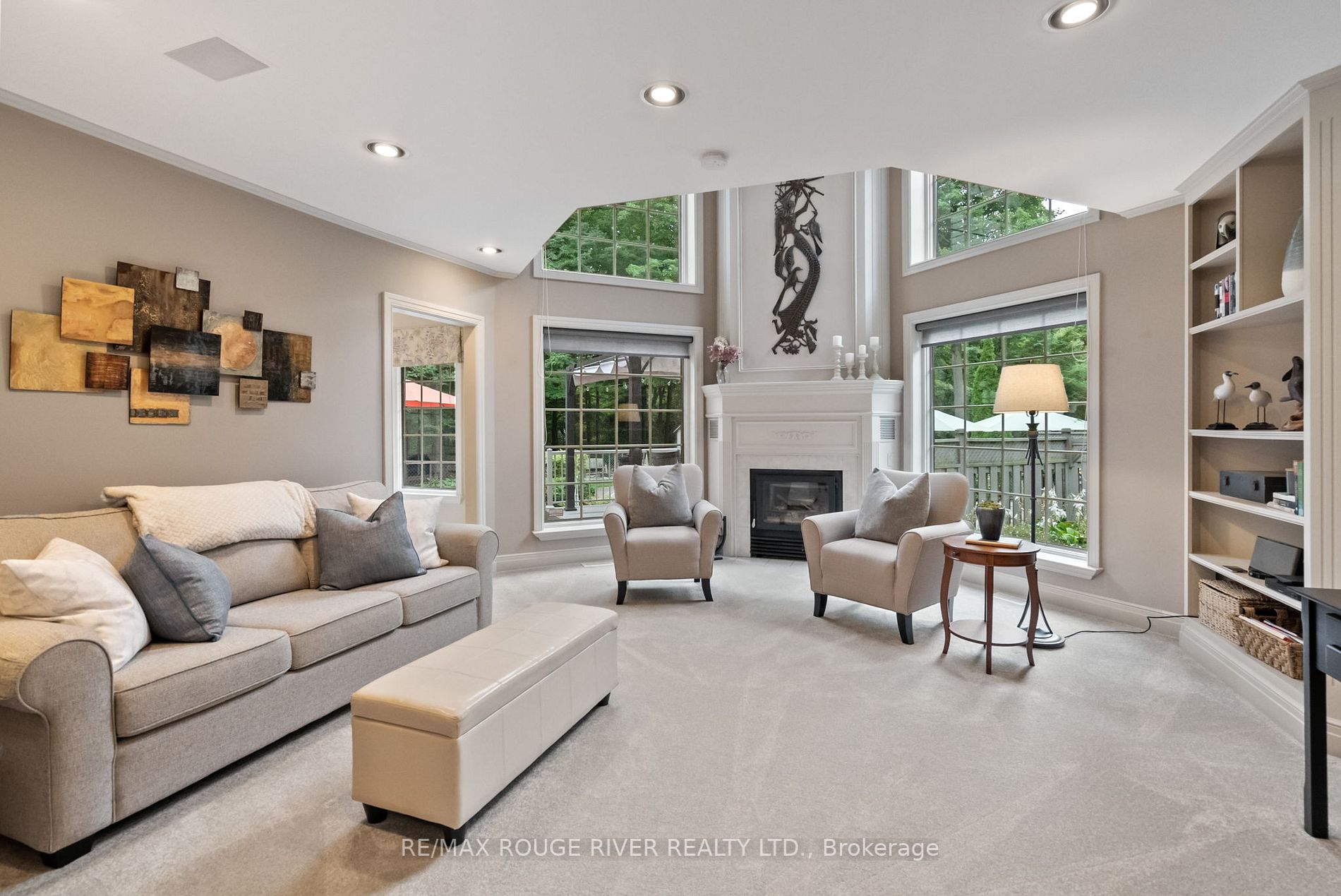 27 Timberlane Crt