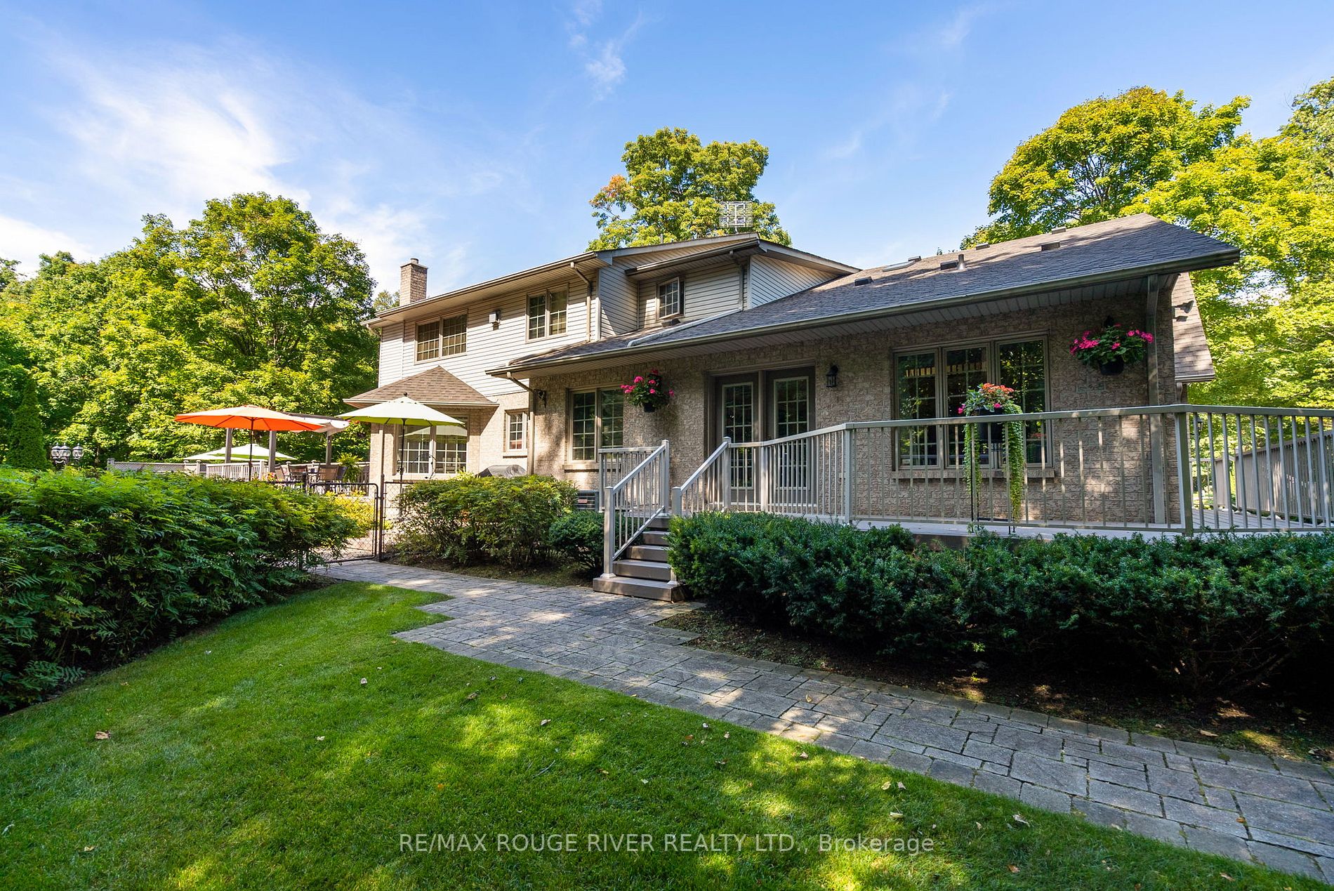27 Timberlane Crt