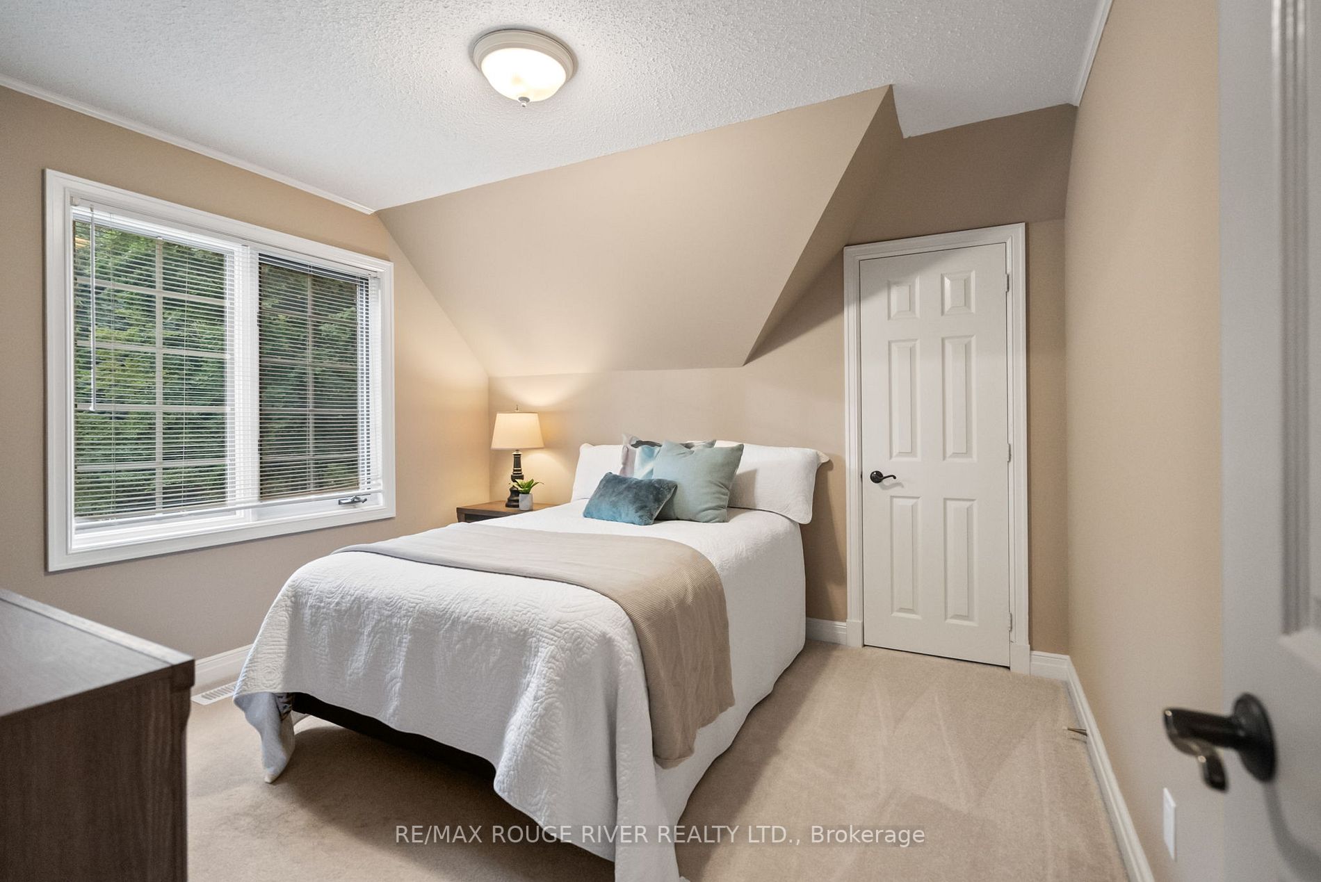 27 Timberlane Crt