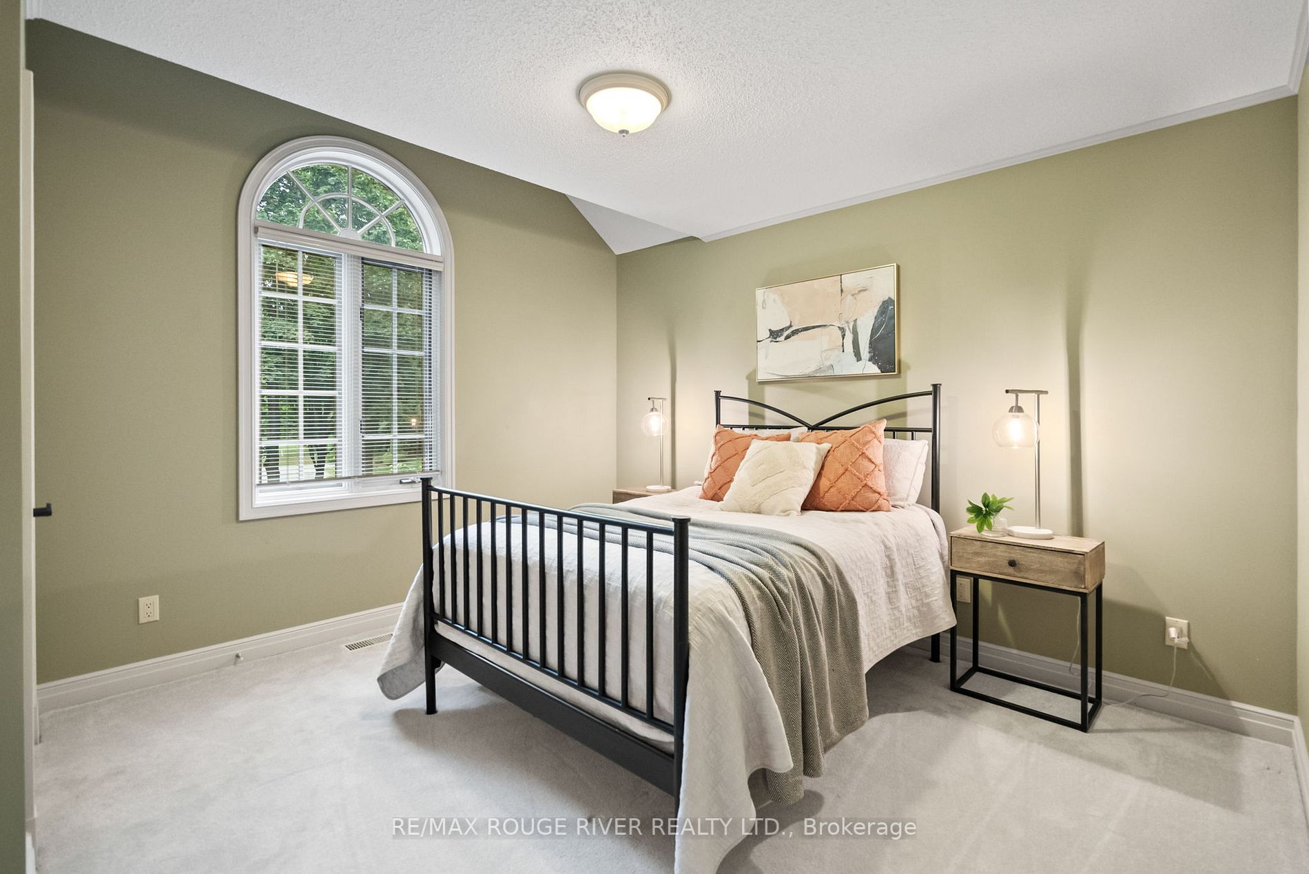 27 Timberlane Crt