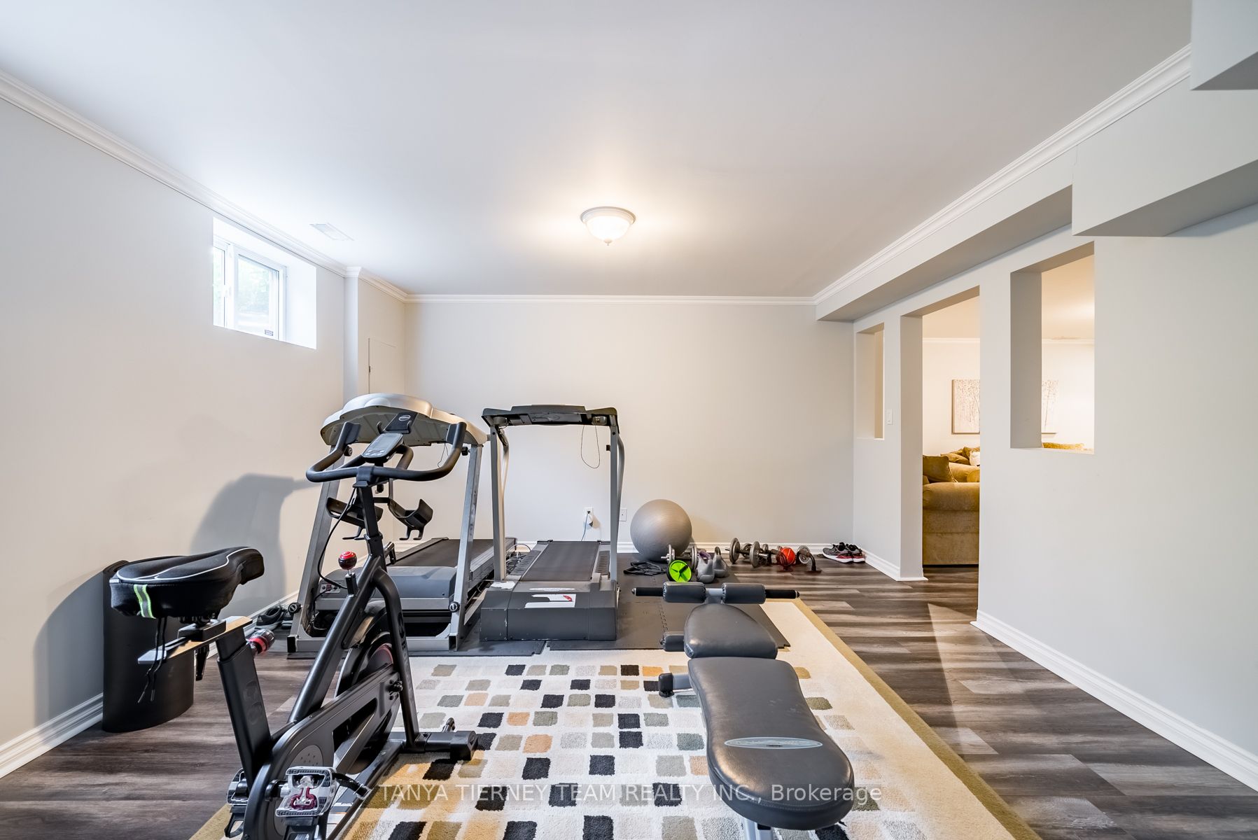 4 Woodbridge Circ