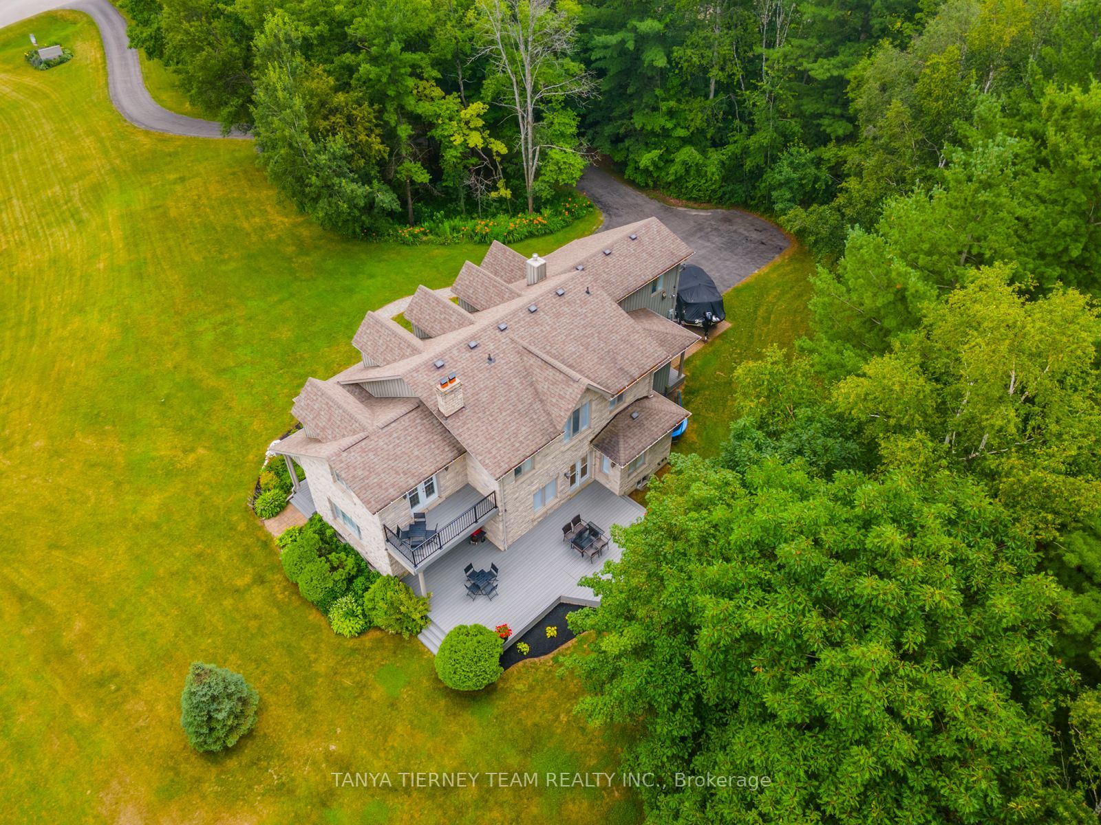 4 Woodbridge Circ