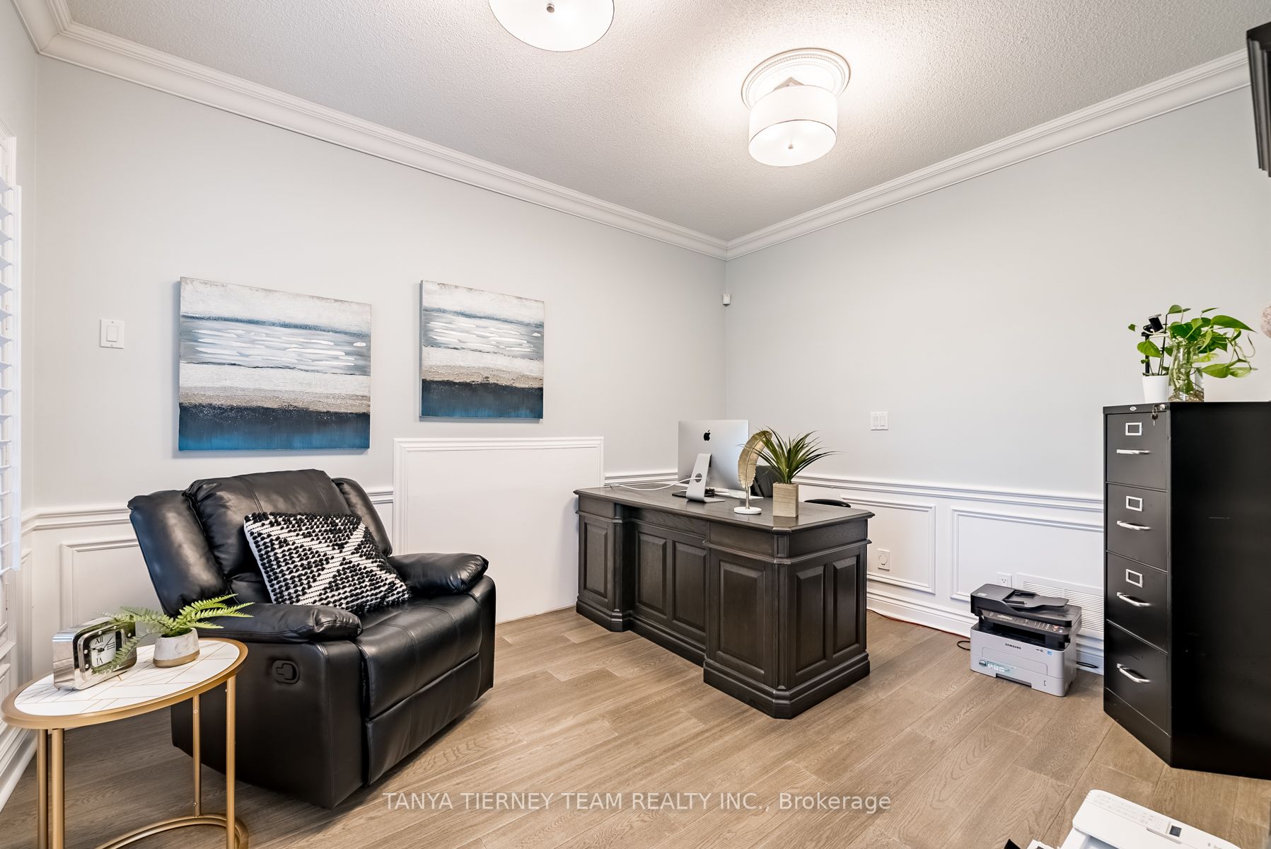 4 Woodbridge Circ