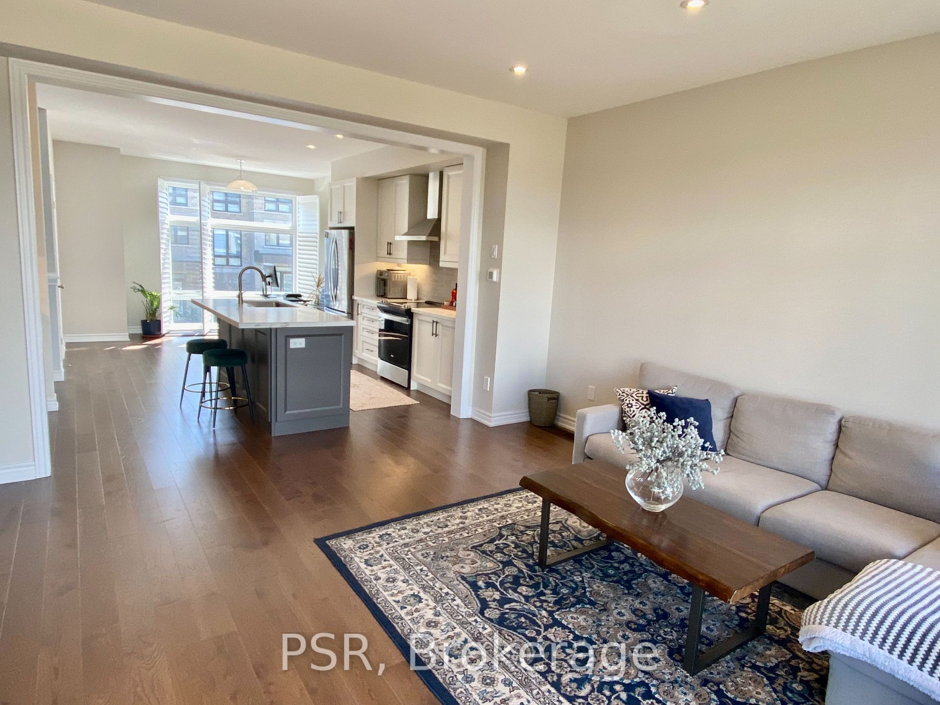 8 Douet Lane