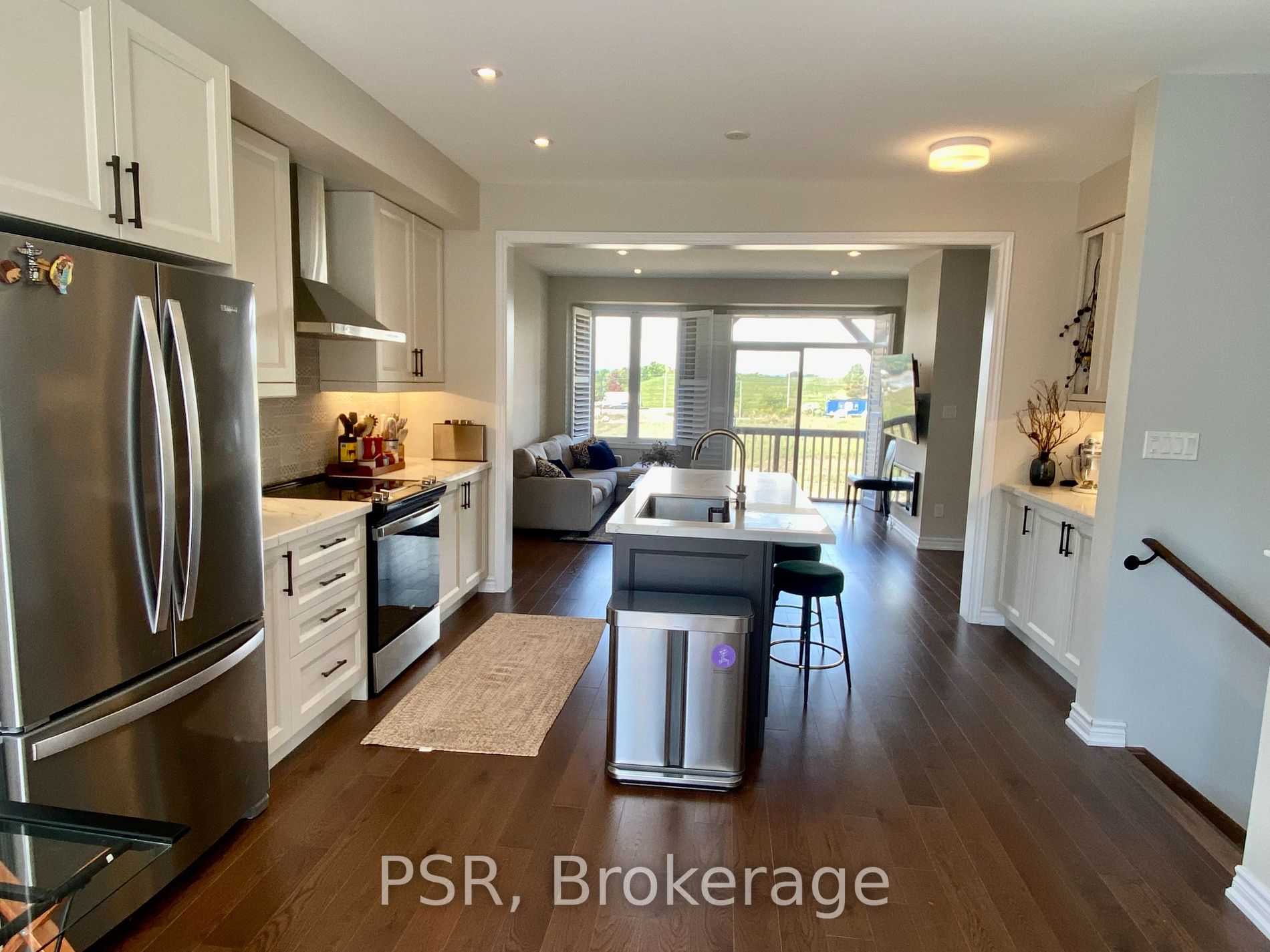 8 Douet Lane