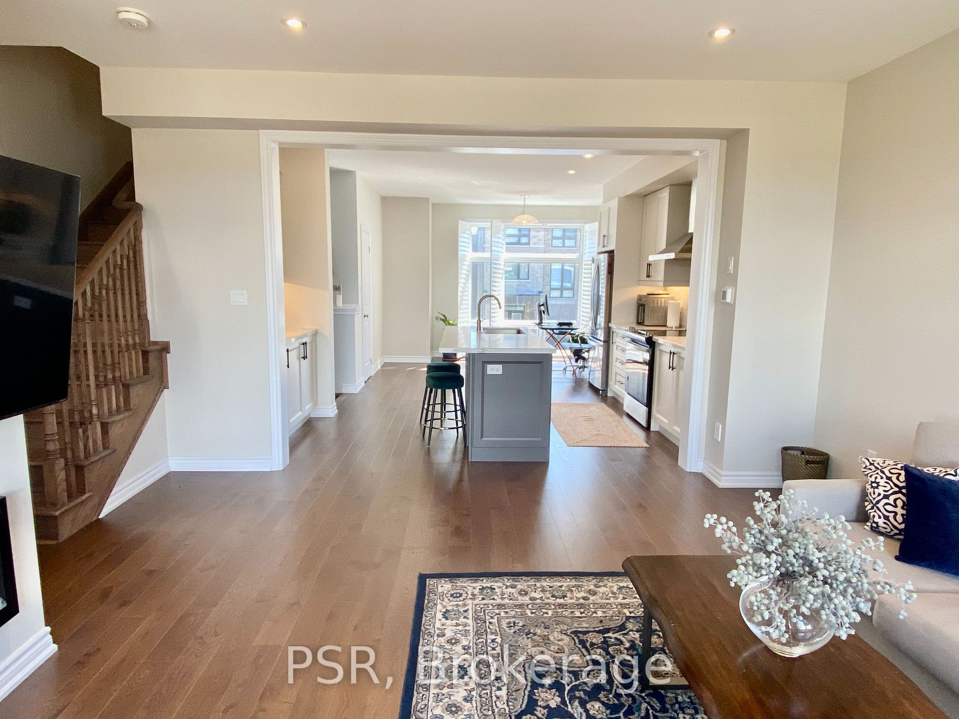 8 Douet Lane