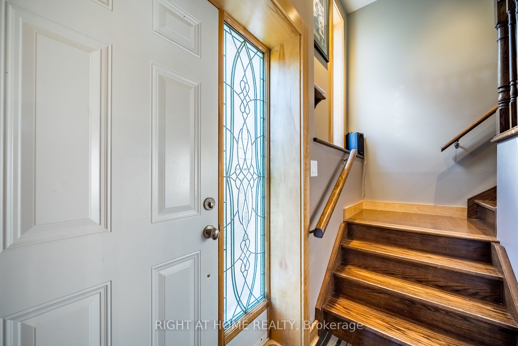 202 Platten Blvd W