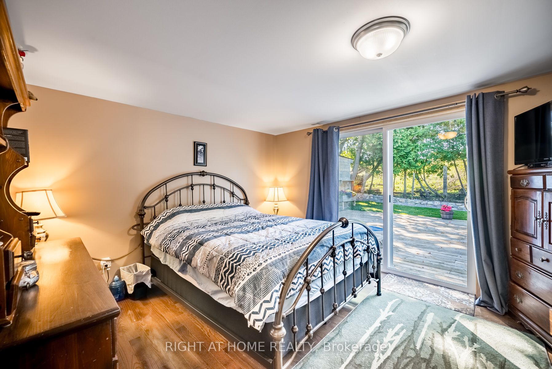 202 Platten Blvd W