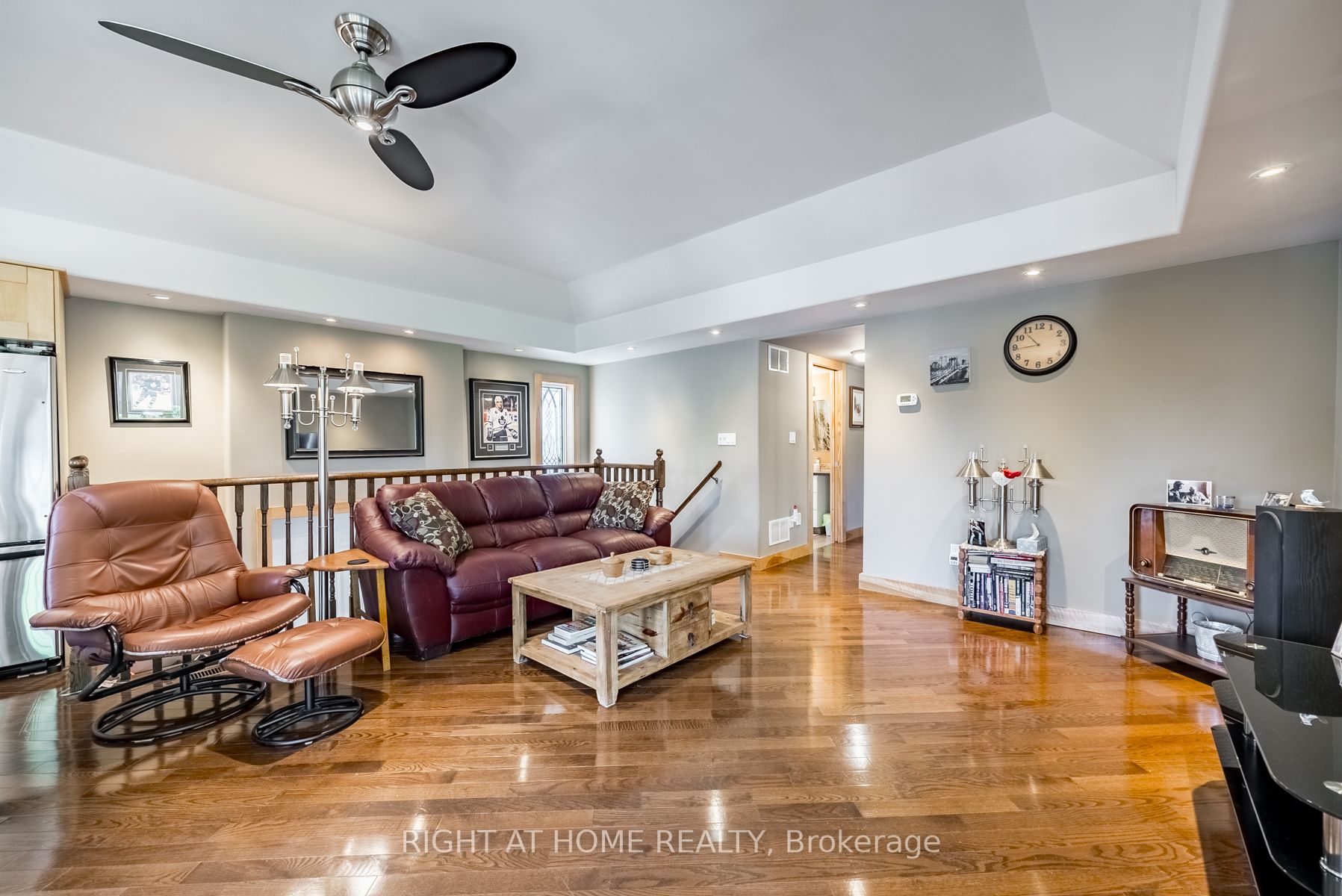 202 Platten Blvd W