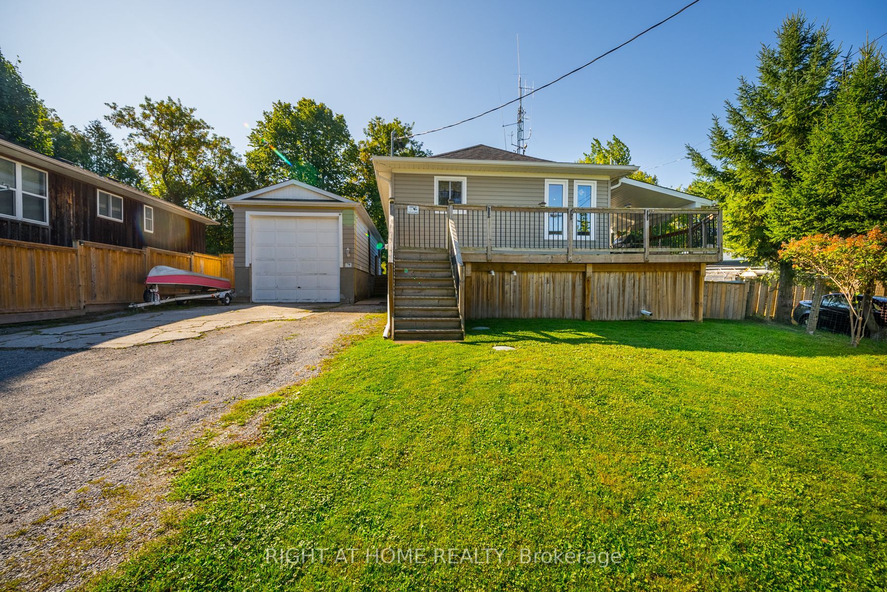 202 Platten Blvd W