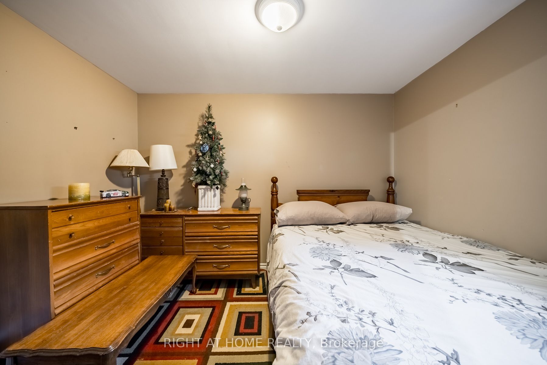 202 Platten Blvd W
