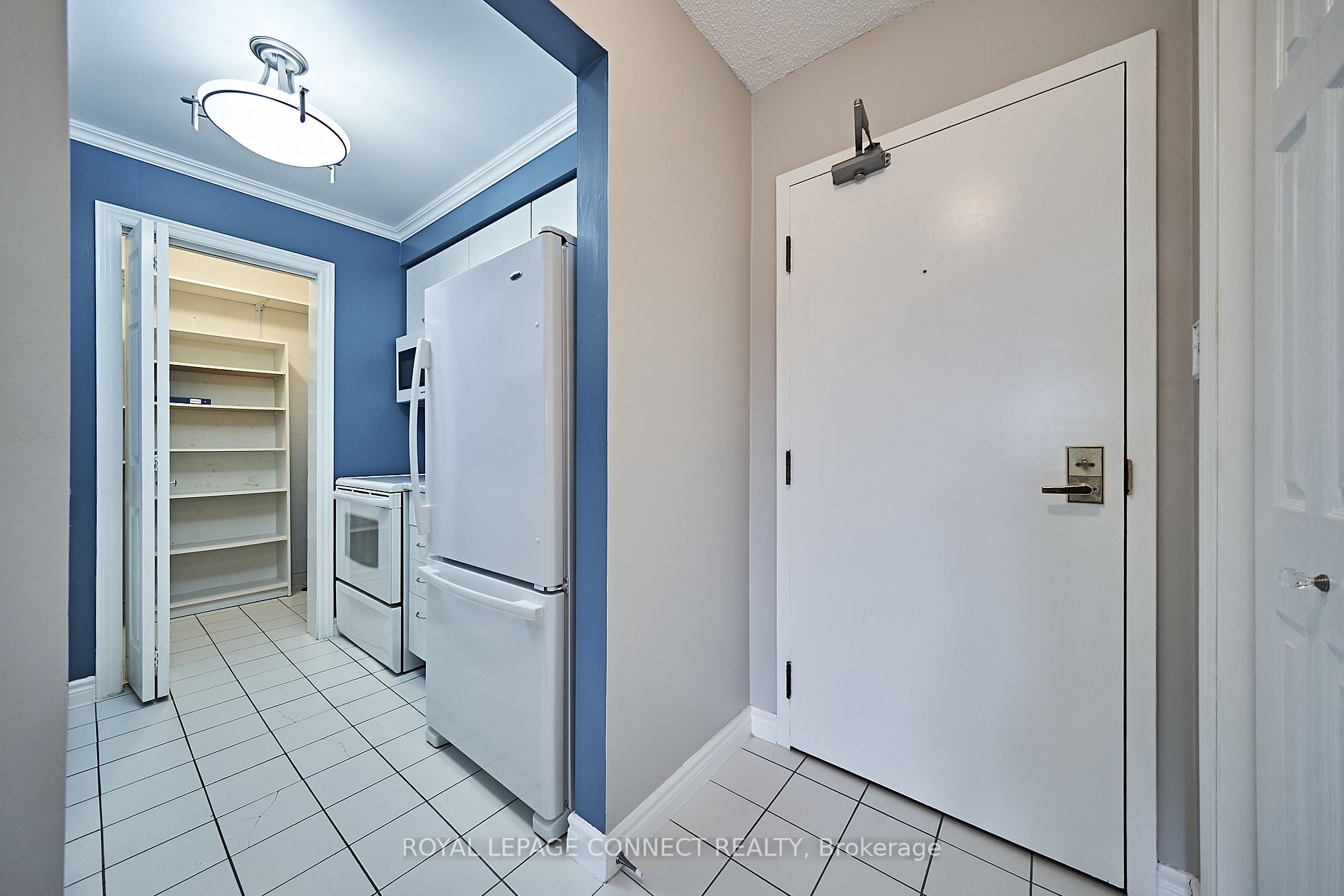 193 Lake Driveway W, #414