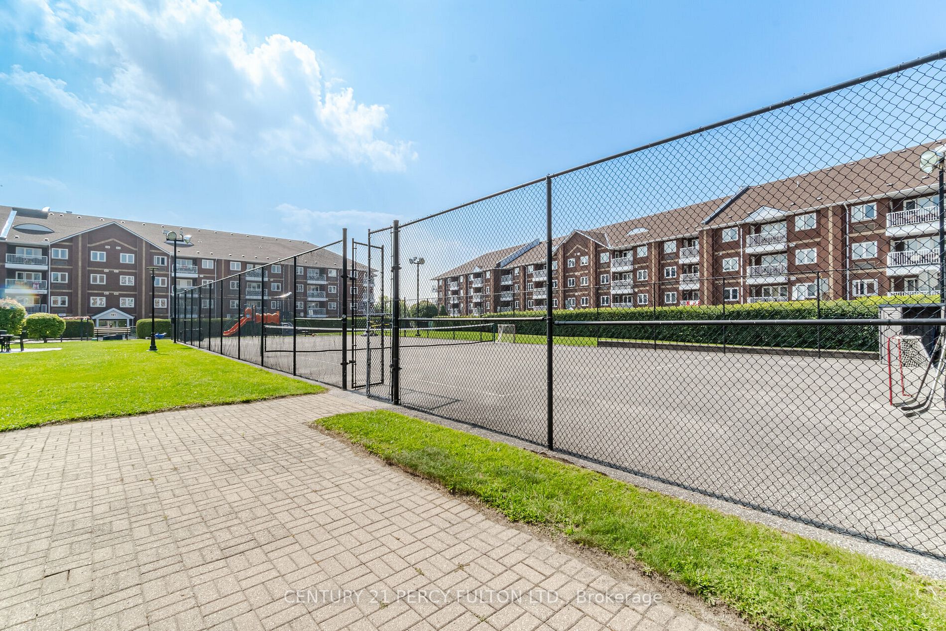 189 Lake Driveway W, #209
