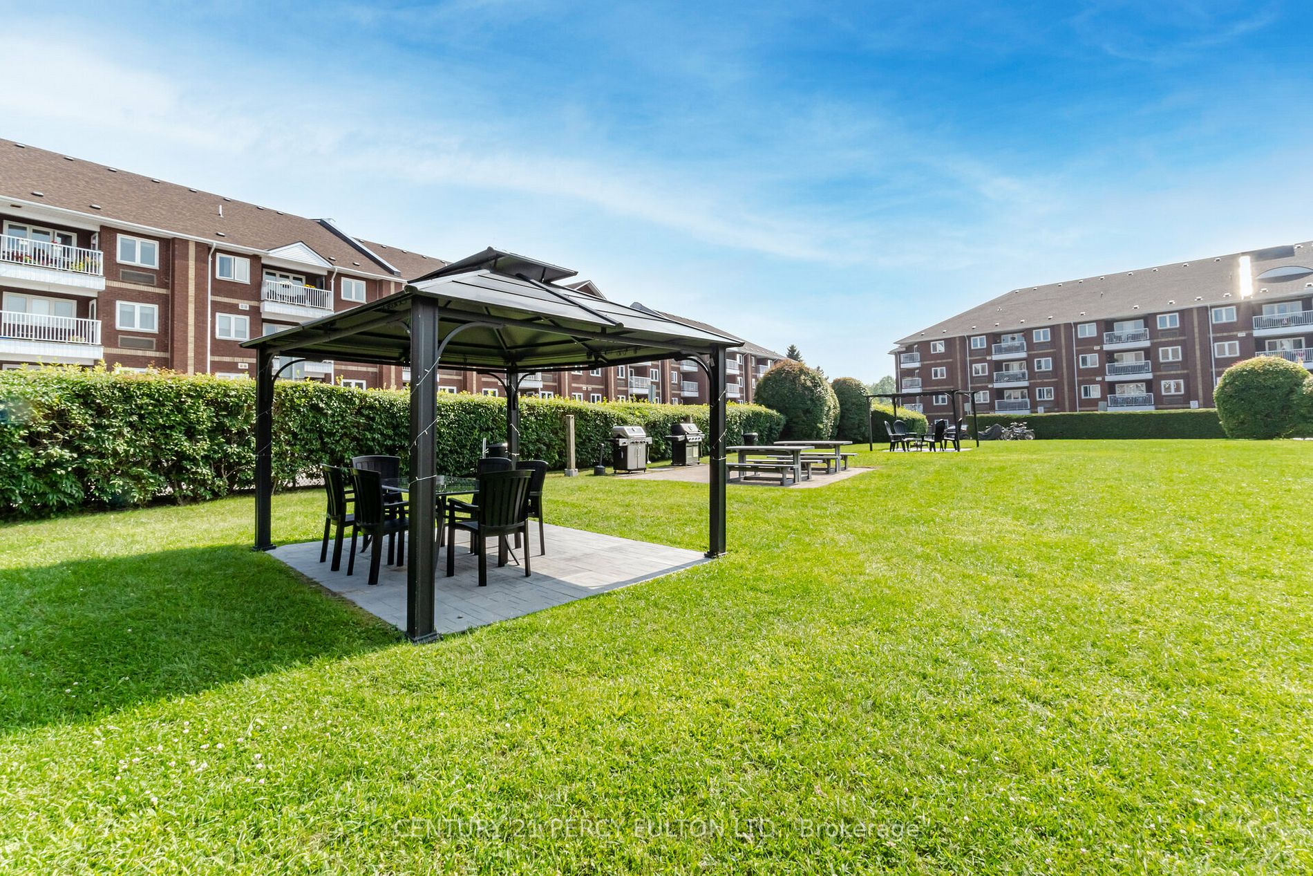 189 Lake Driveway W, #209
