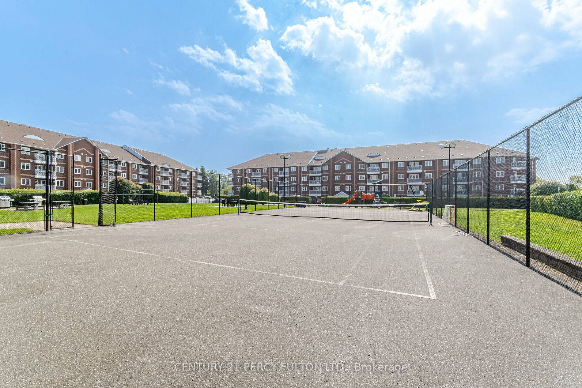 189 Lake Driveway W, #209