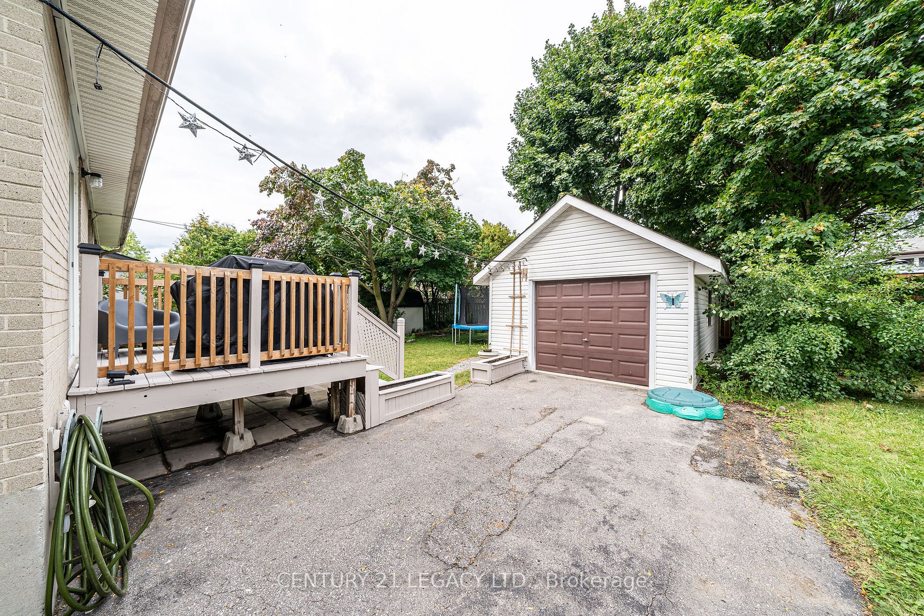924 Greenwood Crescent