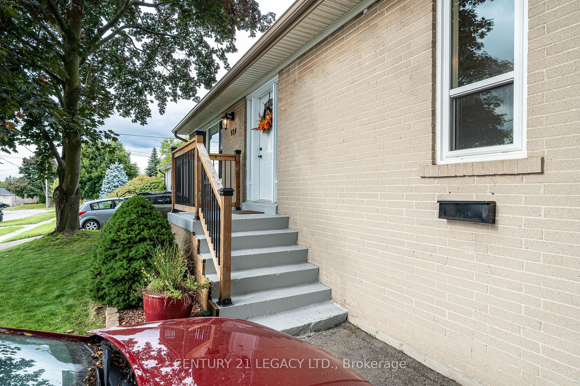 924 Greenwood Crescent