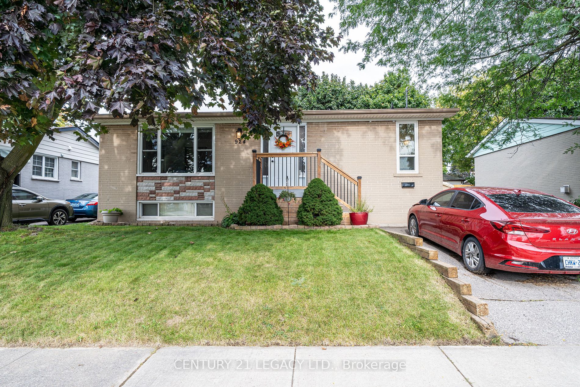 924 Greenwood Cres