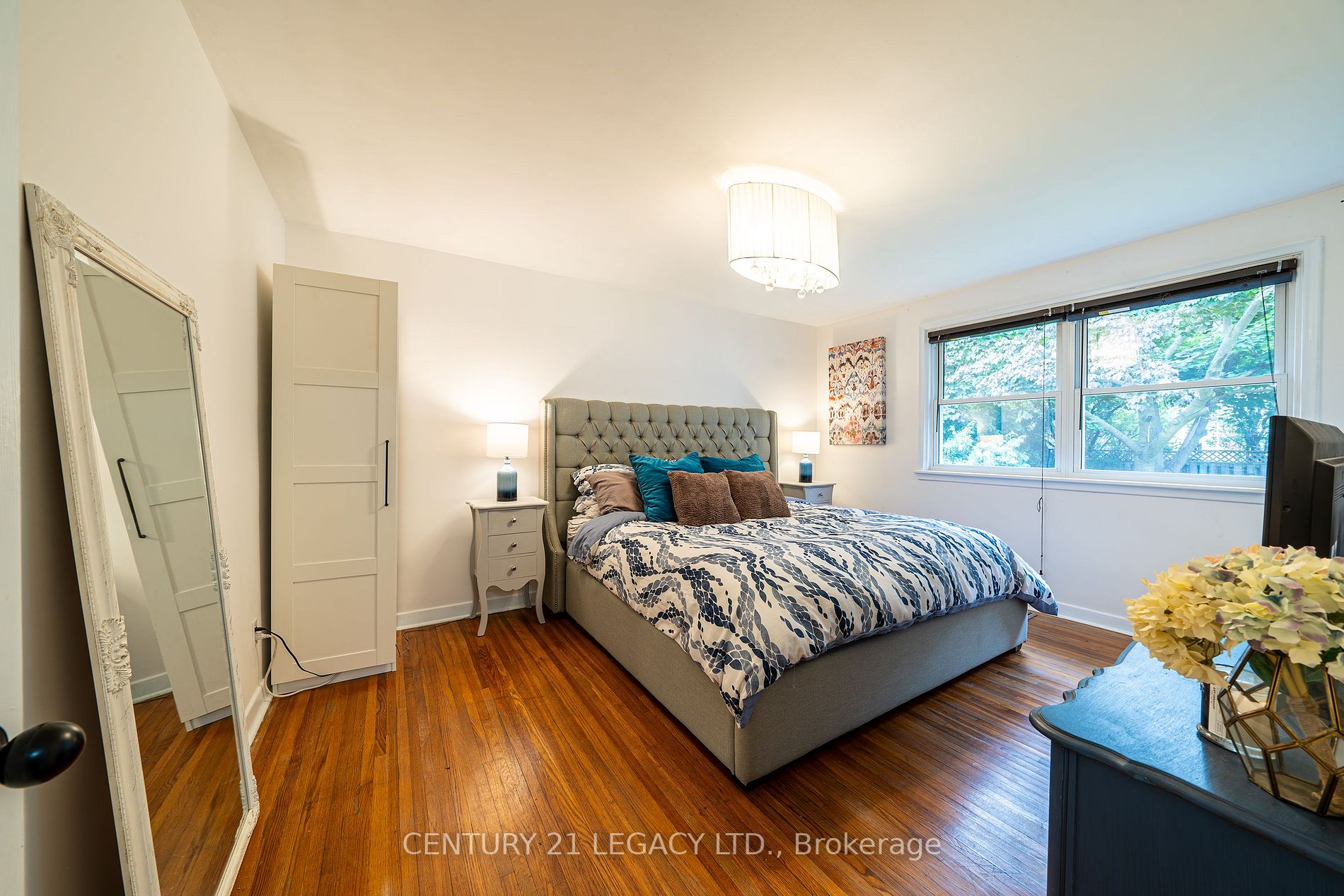 924 Greenwood Crescent
