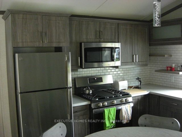 225 Platten Blvd, #121