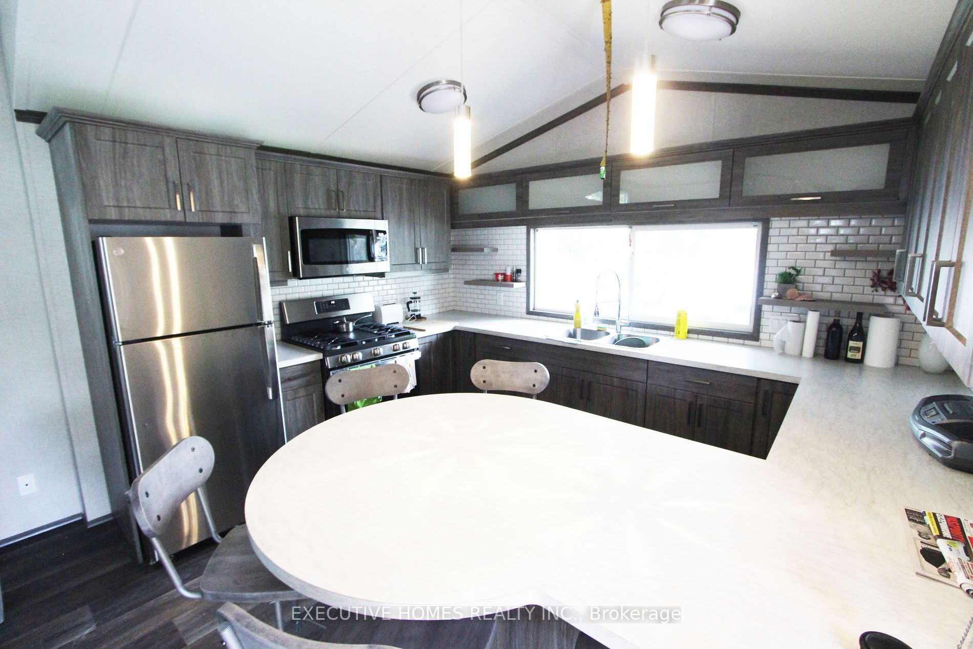 225 Platten Blvd, #121