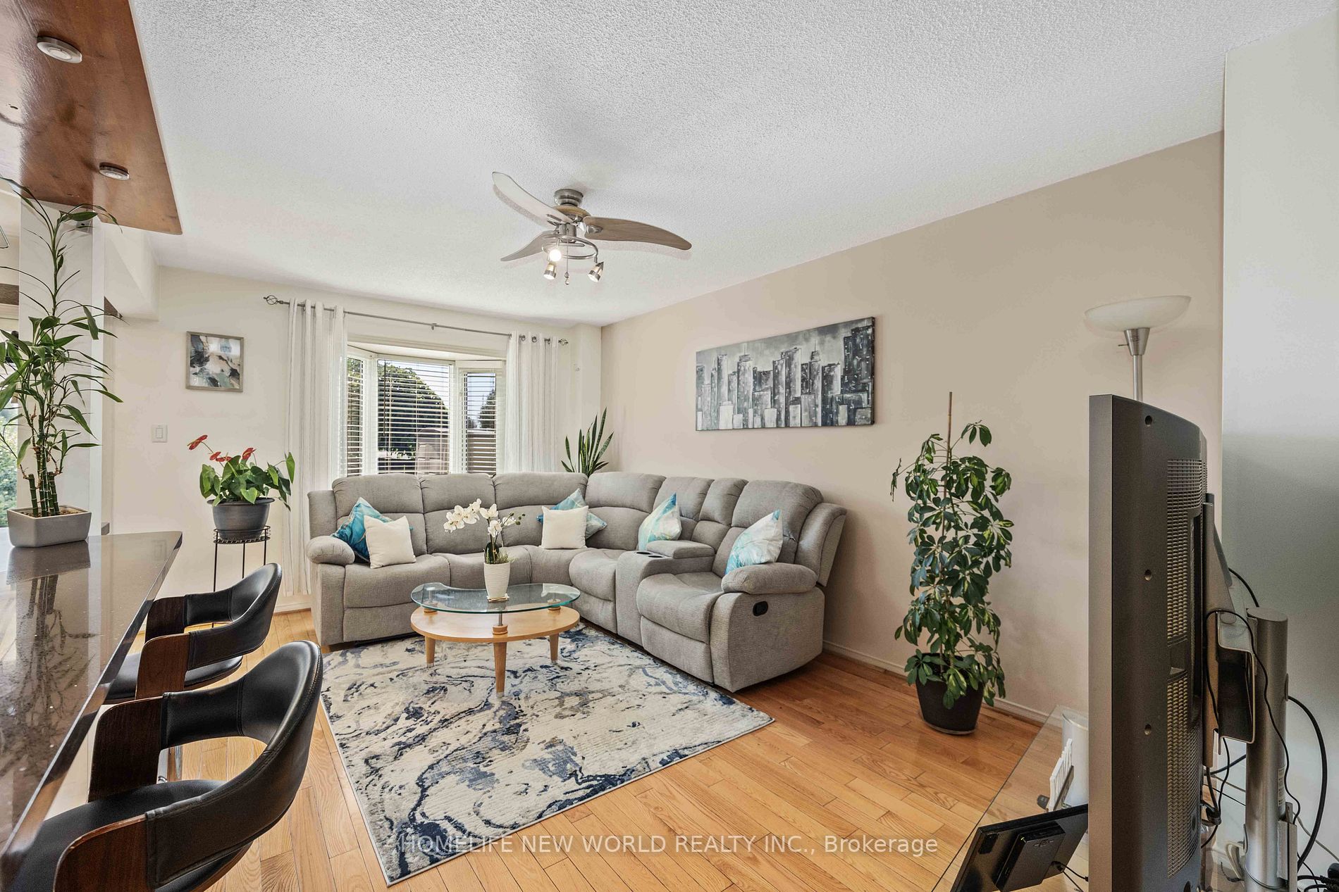 48 Mccullock Crescent