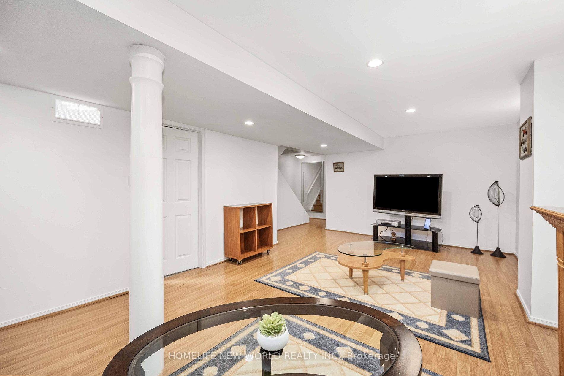 48 Mccullock Crescent
