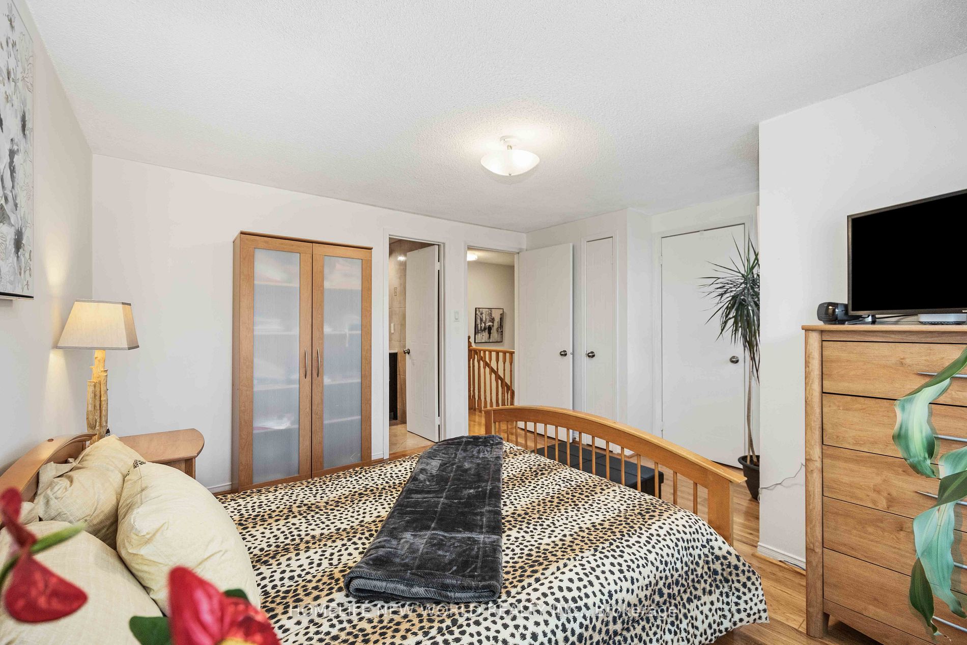 48 Mccullock Crescent